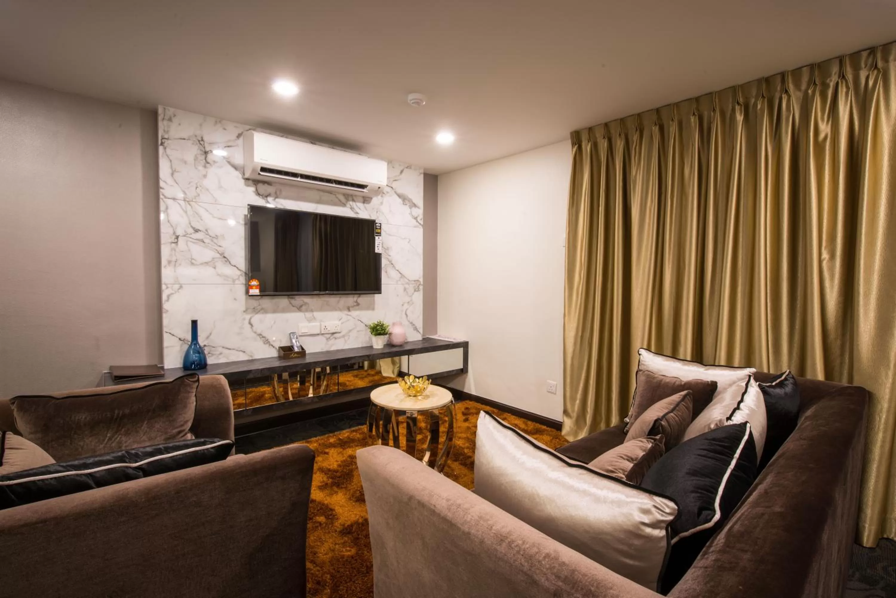 Living room in Asiatic Hotel