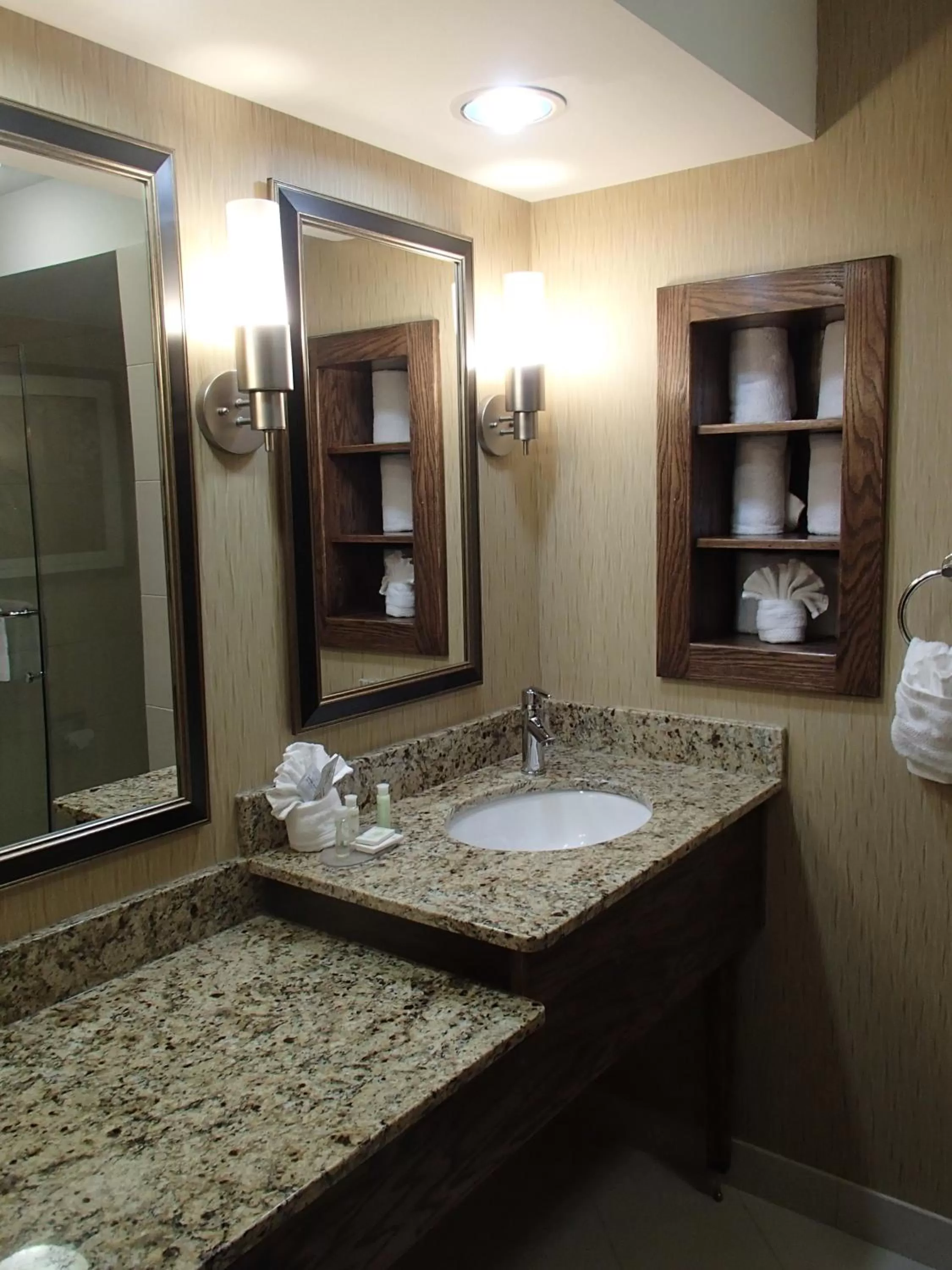 Bathroom in Lux Hotel & Spa, Trademark Collection by Wyndham