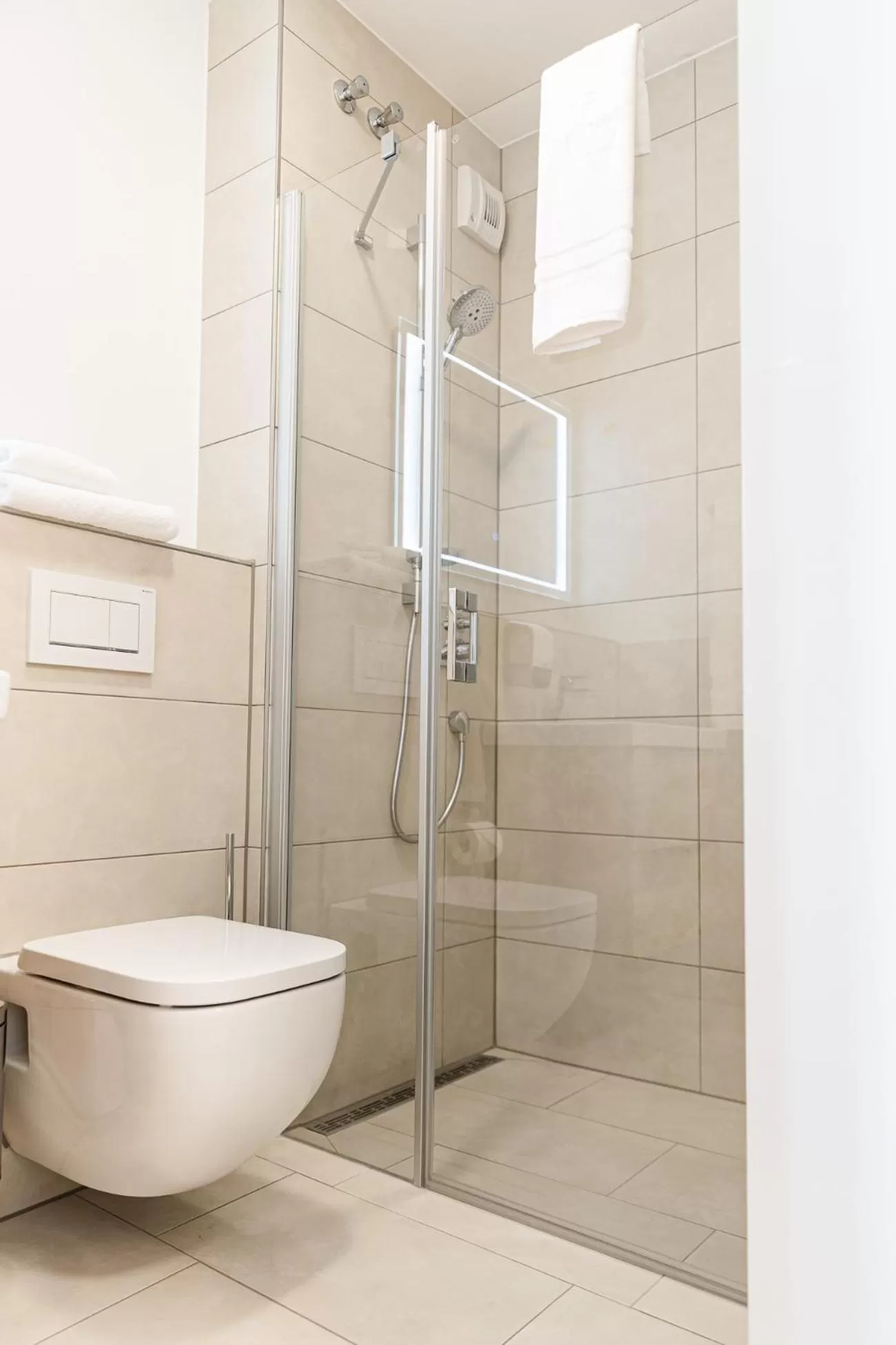 Shower in Boardinghouse Plattling