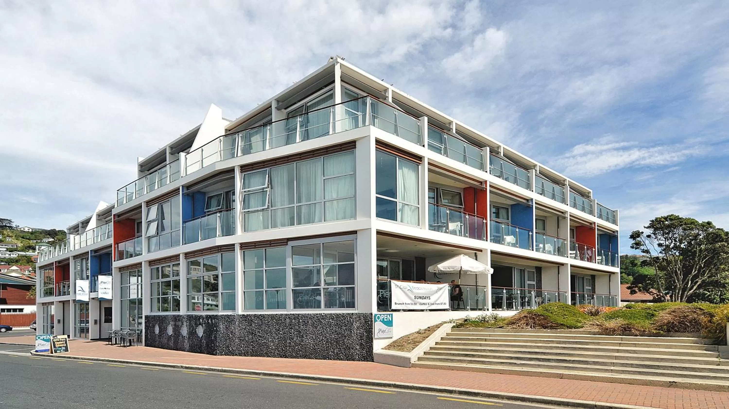 Facade/entrance in Hotel St Clair