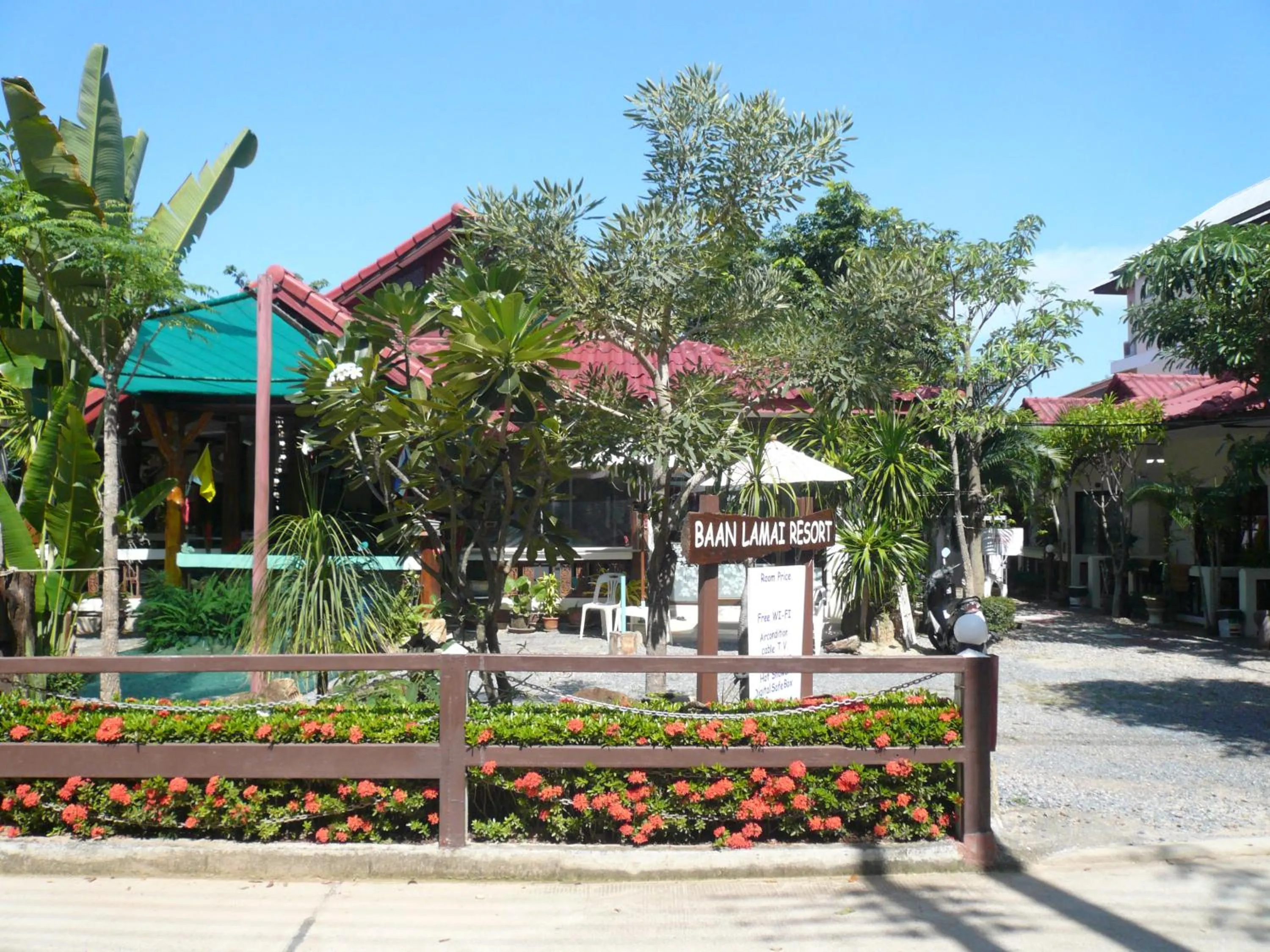 Property building in Baan Lamai Resort