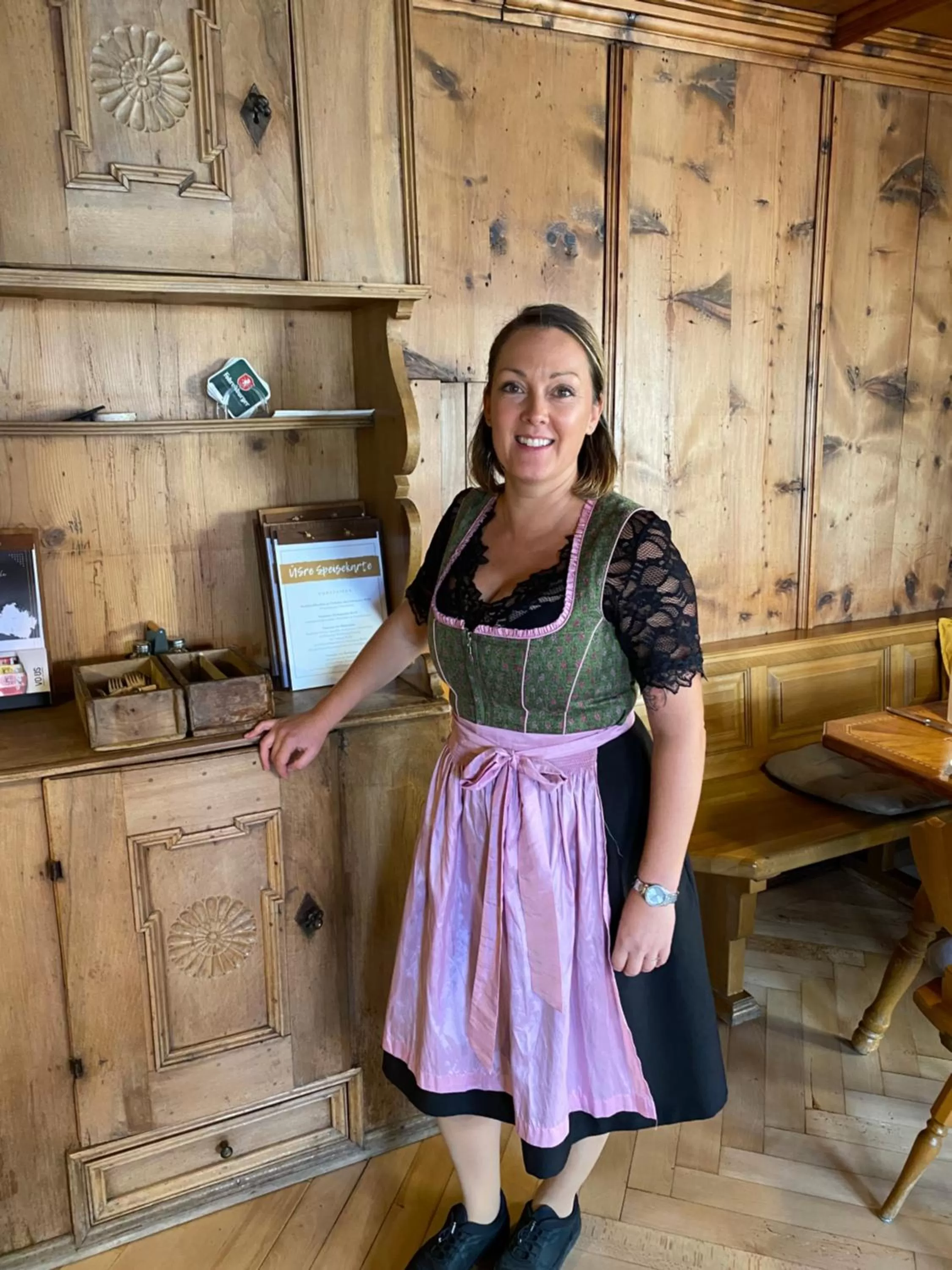 People in Gasthaus Rössle