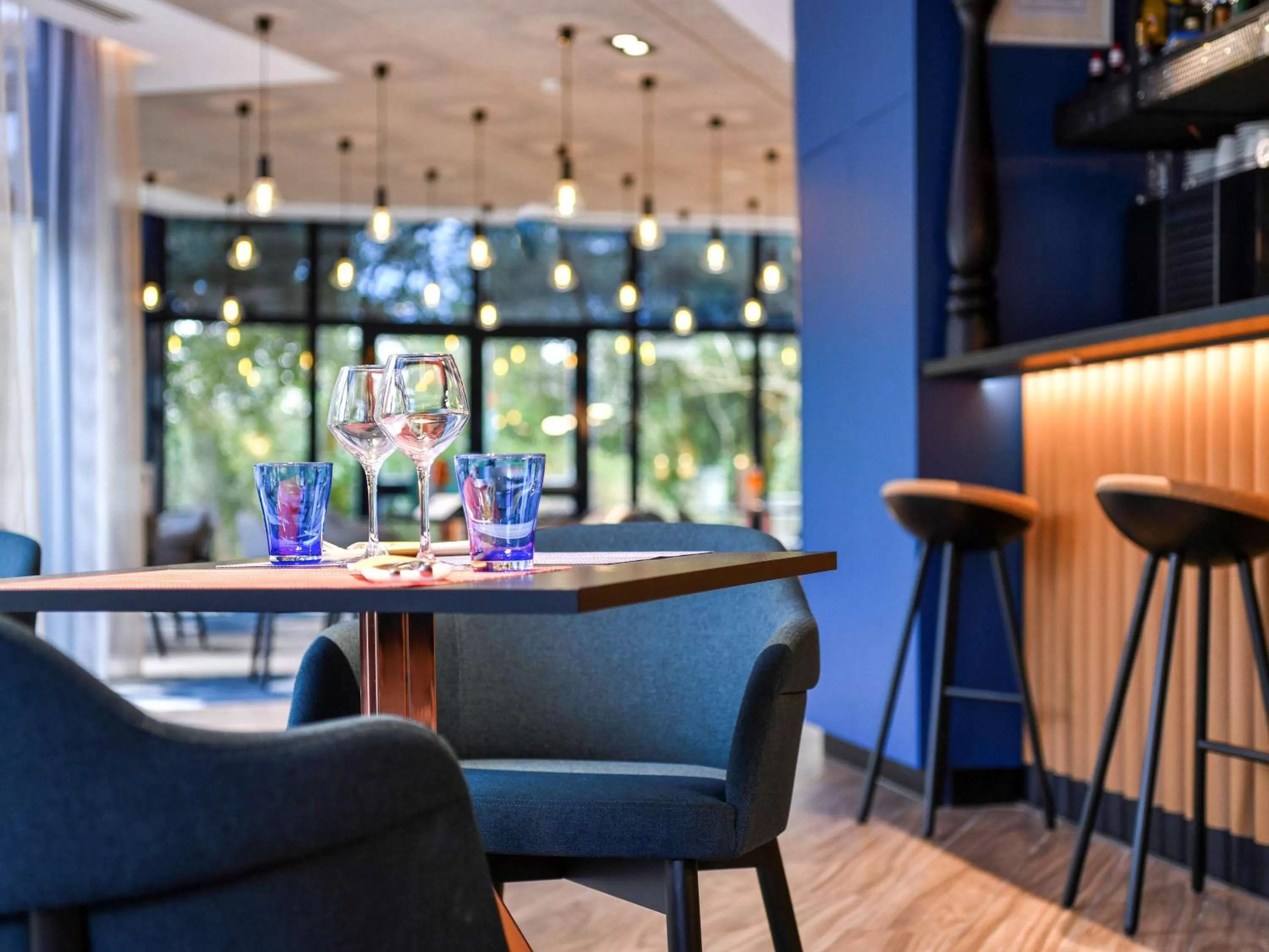 Restaurant/places to eat in Novotel La Rochelle Centre