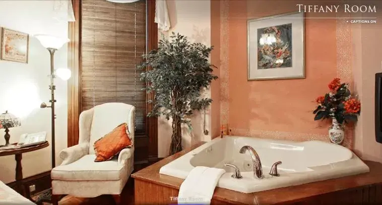 Luxury Room with Spa Bath in Old Northside Bed & Breakfast Luxury Room with Spa Bath in Old Northside Bed & Breakfast