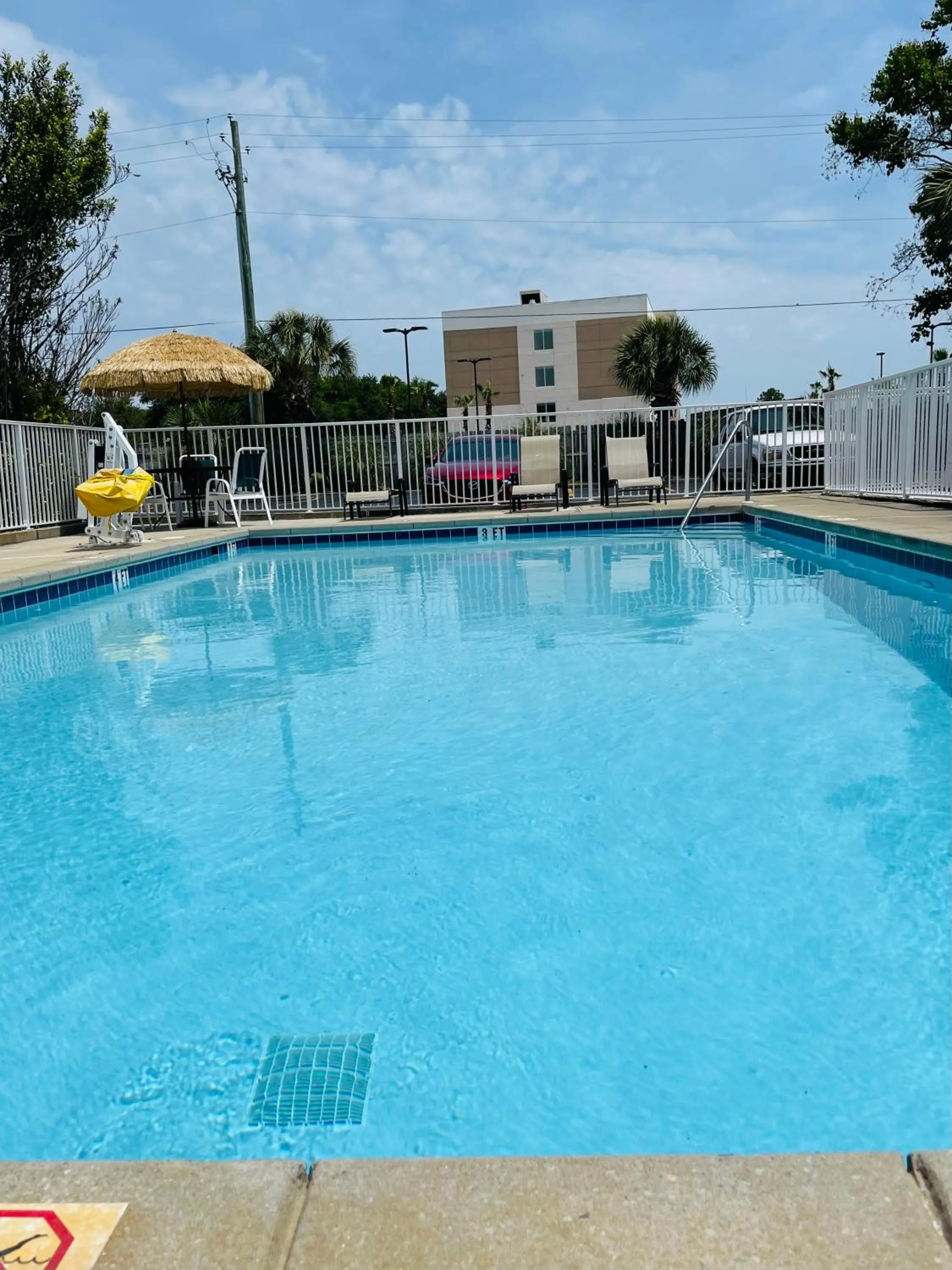 Swimming pool in Days Inn by Wyndham Fort Walton Beach