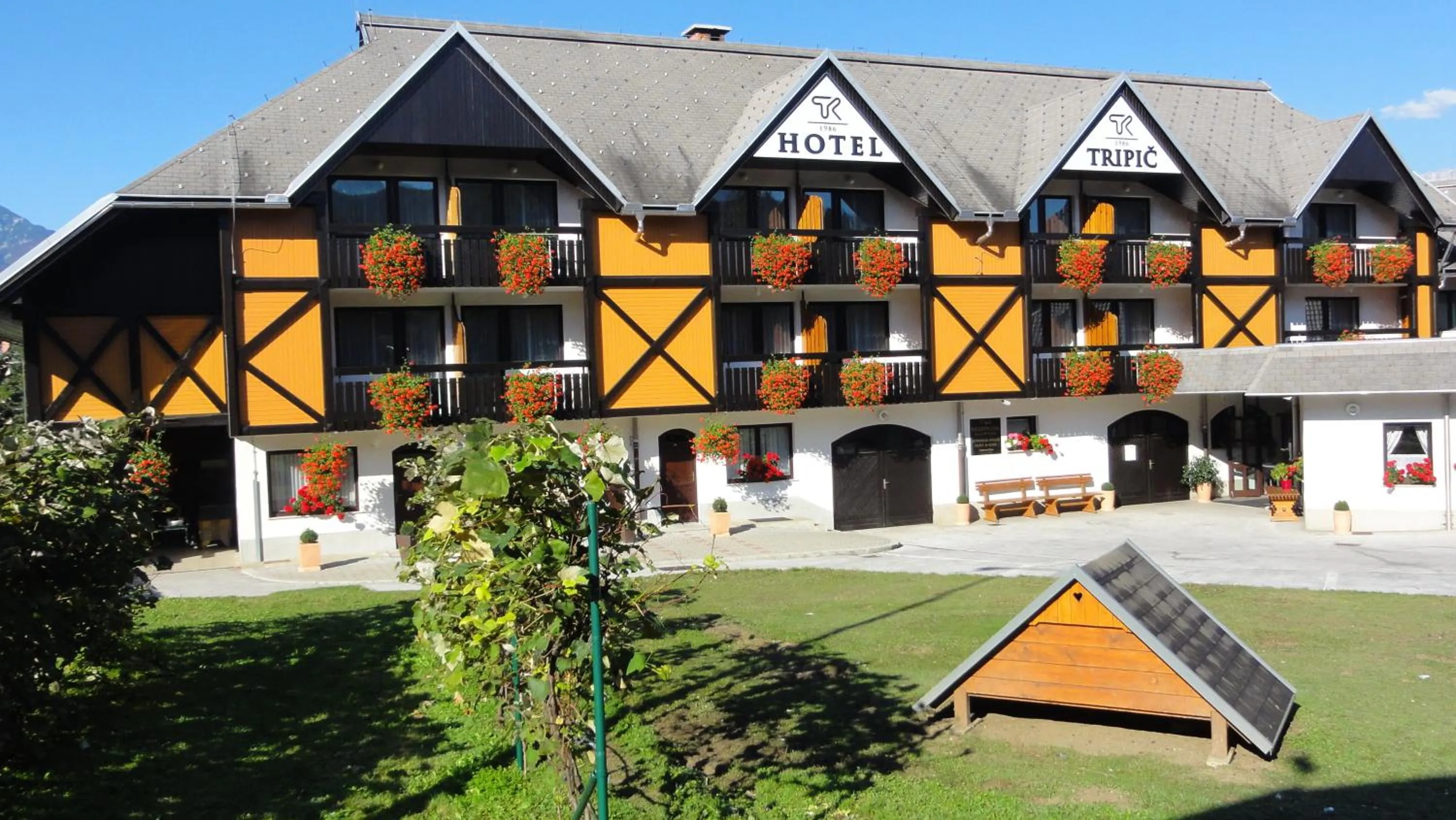 Property building in Hotel Tripič, restaurant and pizzeria