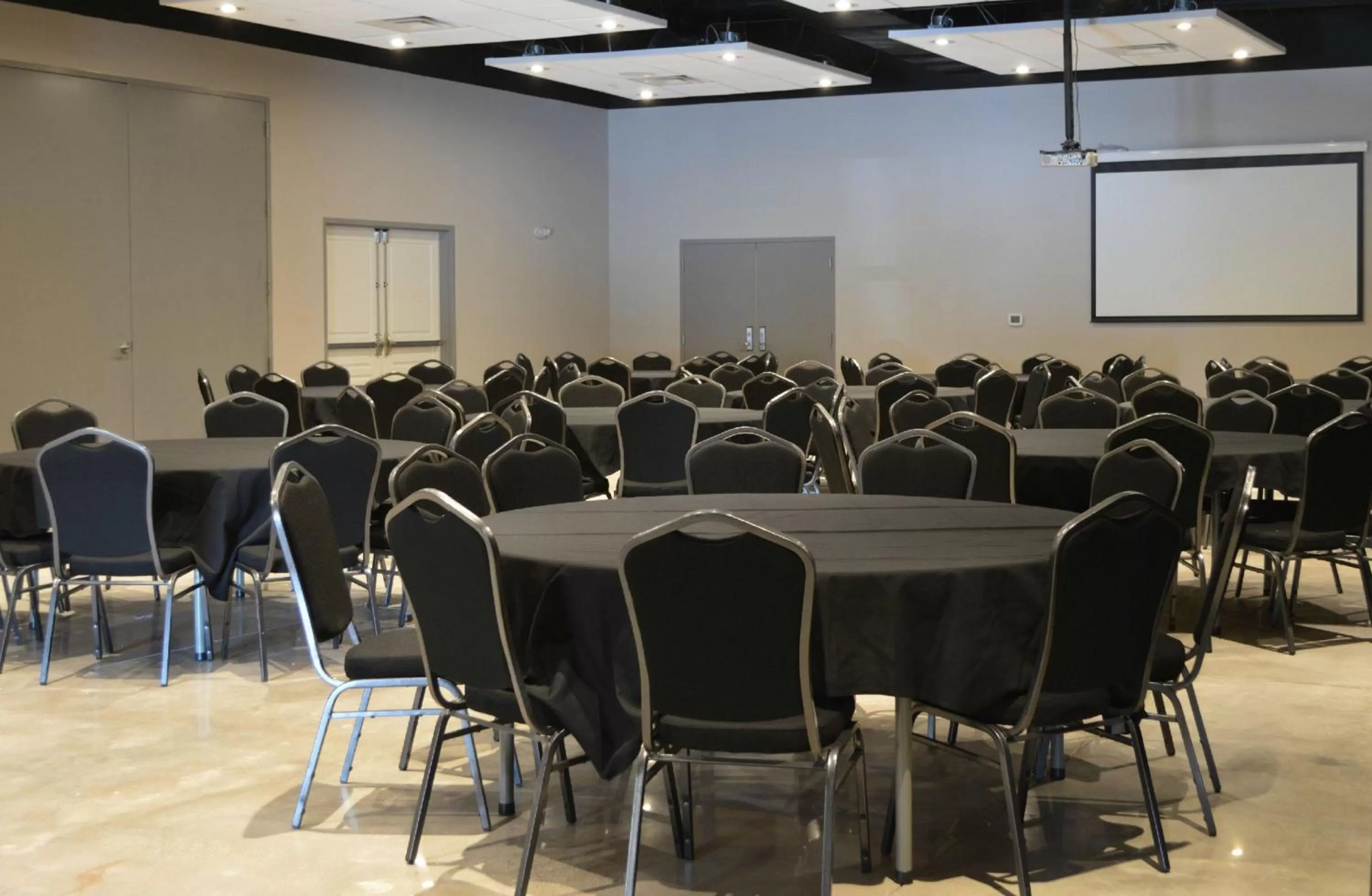 Meeting/conference room in Holiday Inn Express & Suites Tulsa NE, Claremore by IHG