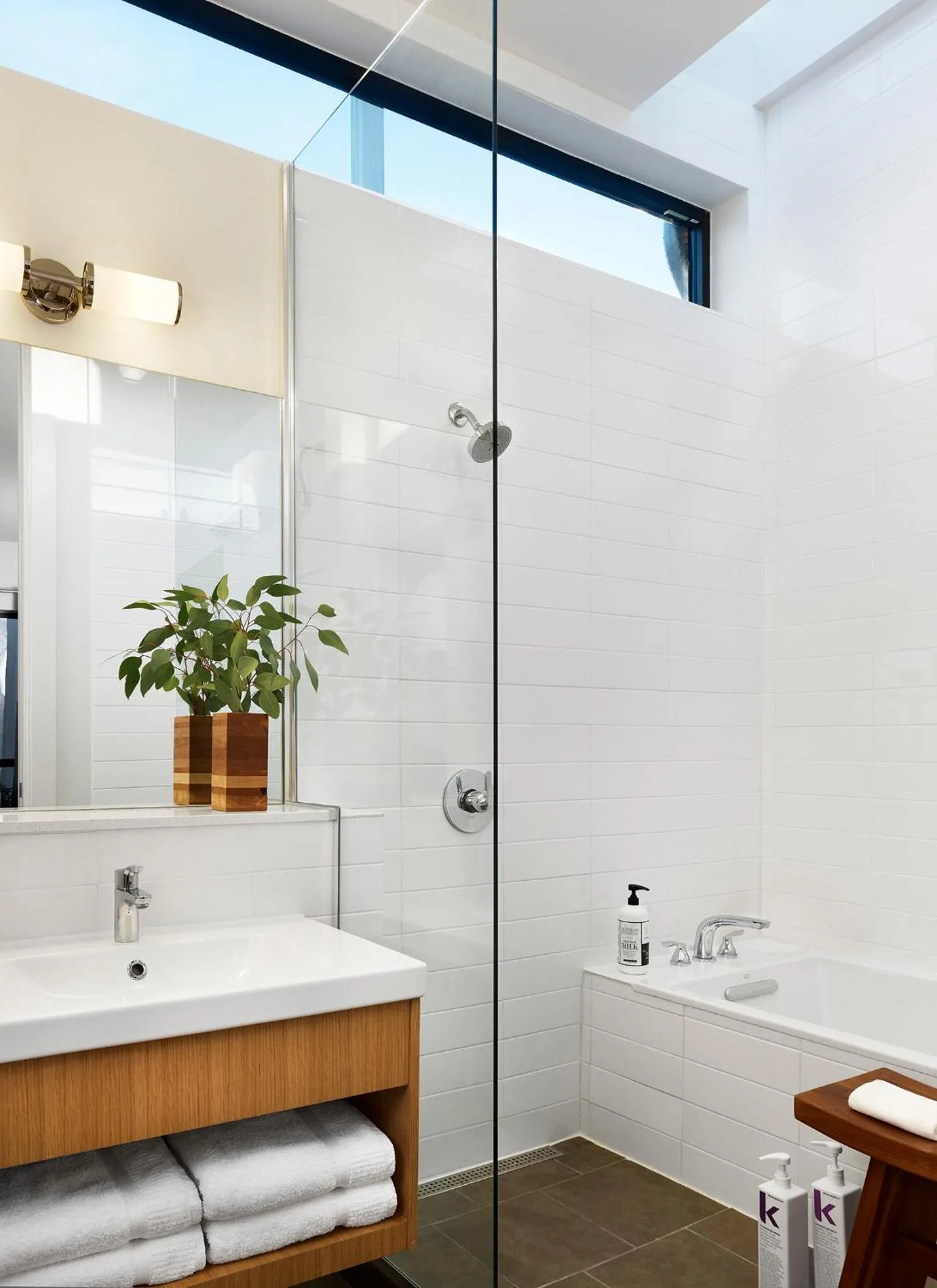 King Room with Spa Bath in Heywood Hotel