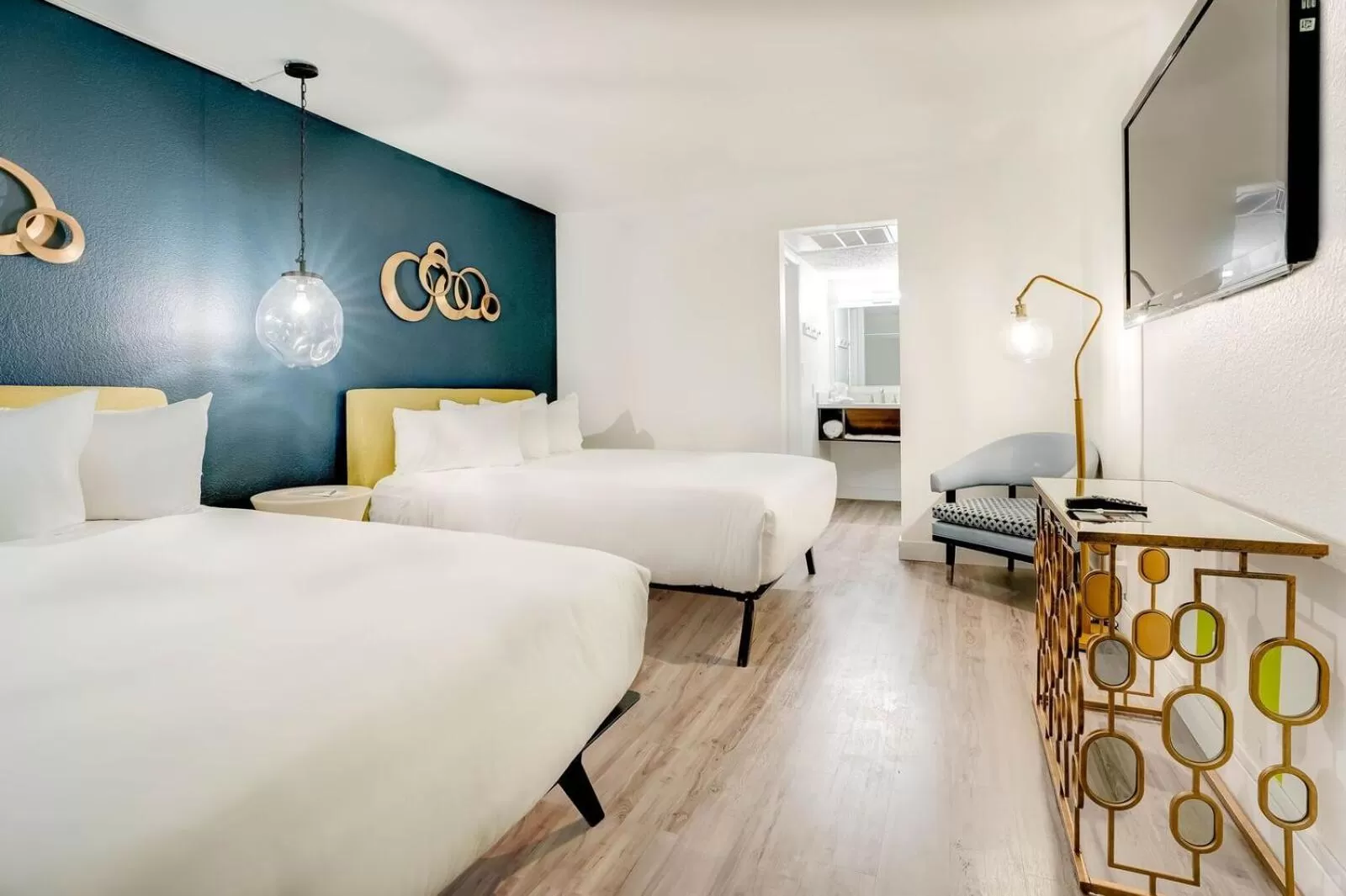 Bed in Downtowner Boutique Hotel