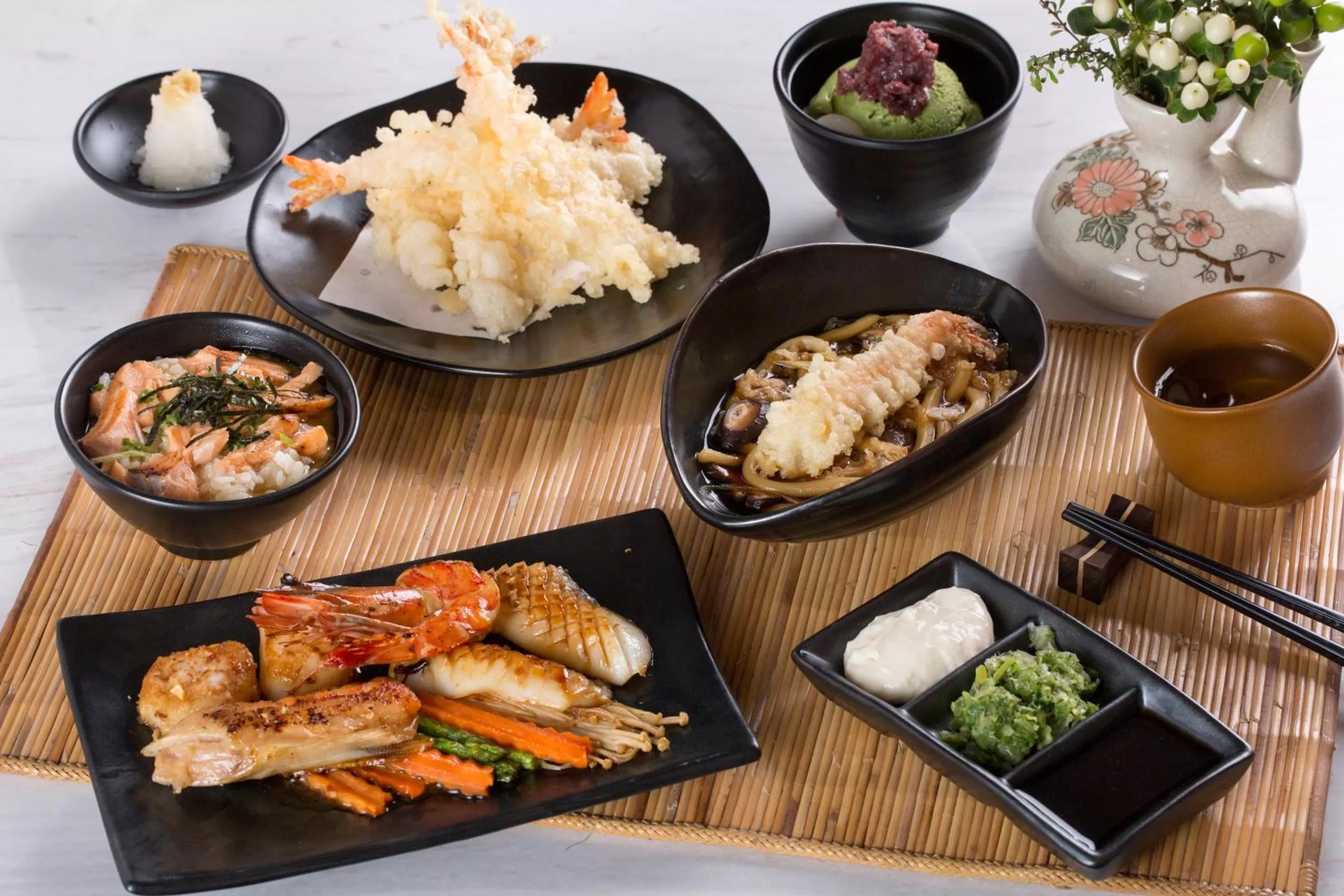 Restaurant/places to eat in Swissotel Bangkok Ratchada