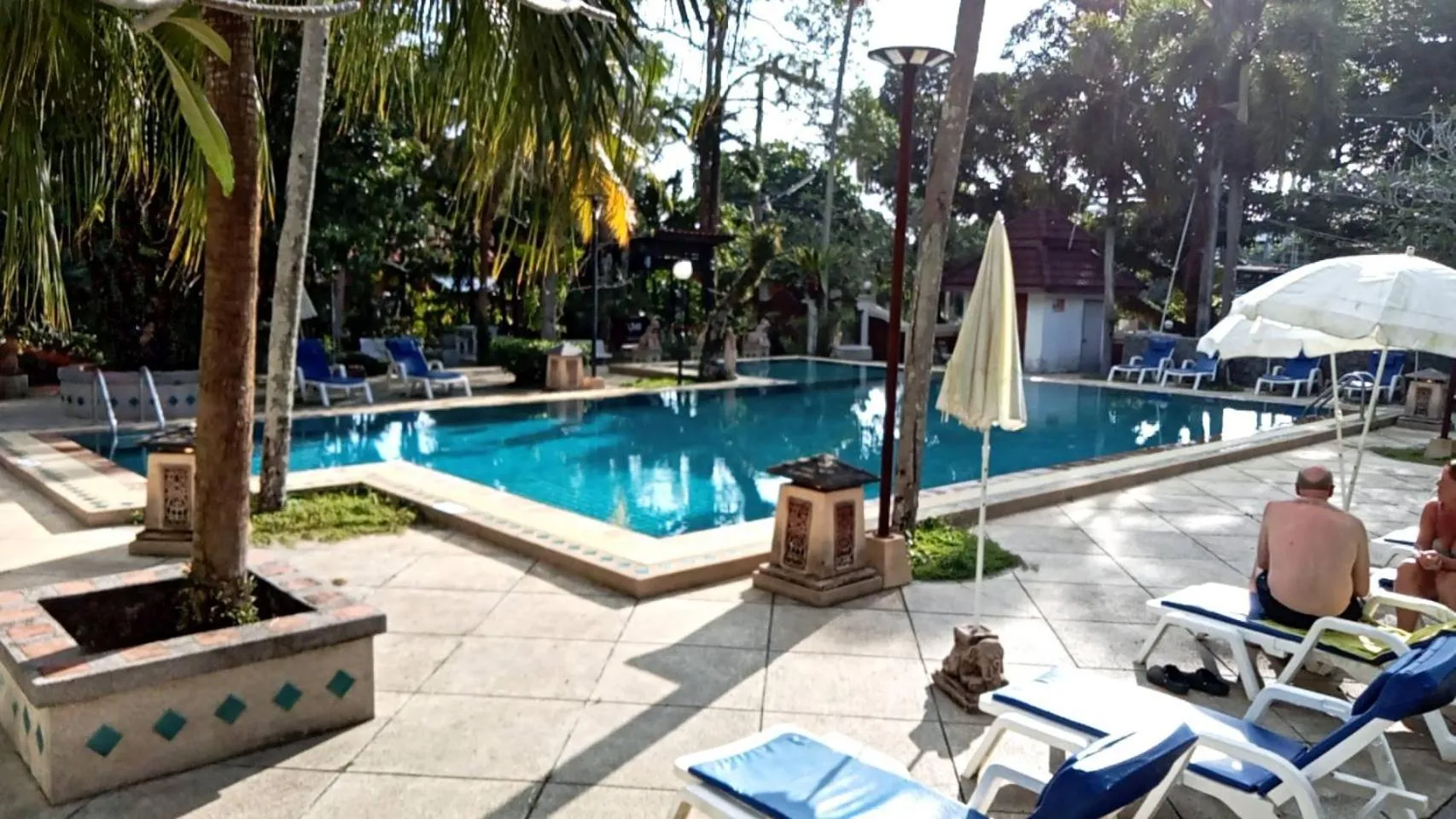 Swimming pool in Garden Home Kata