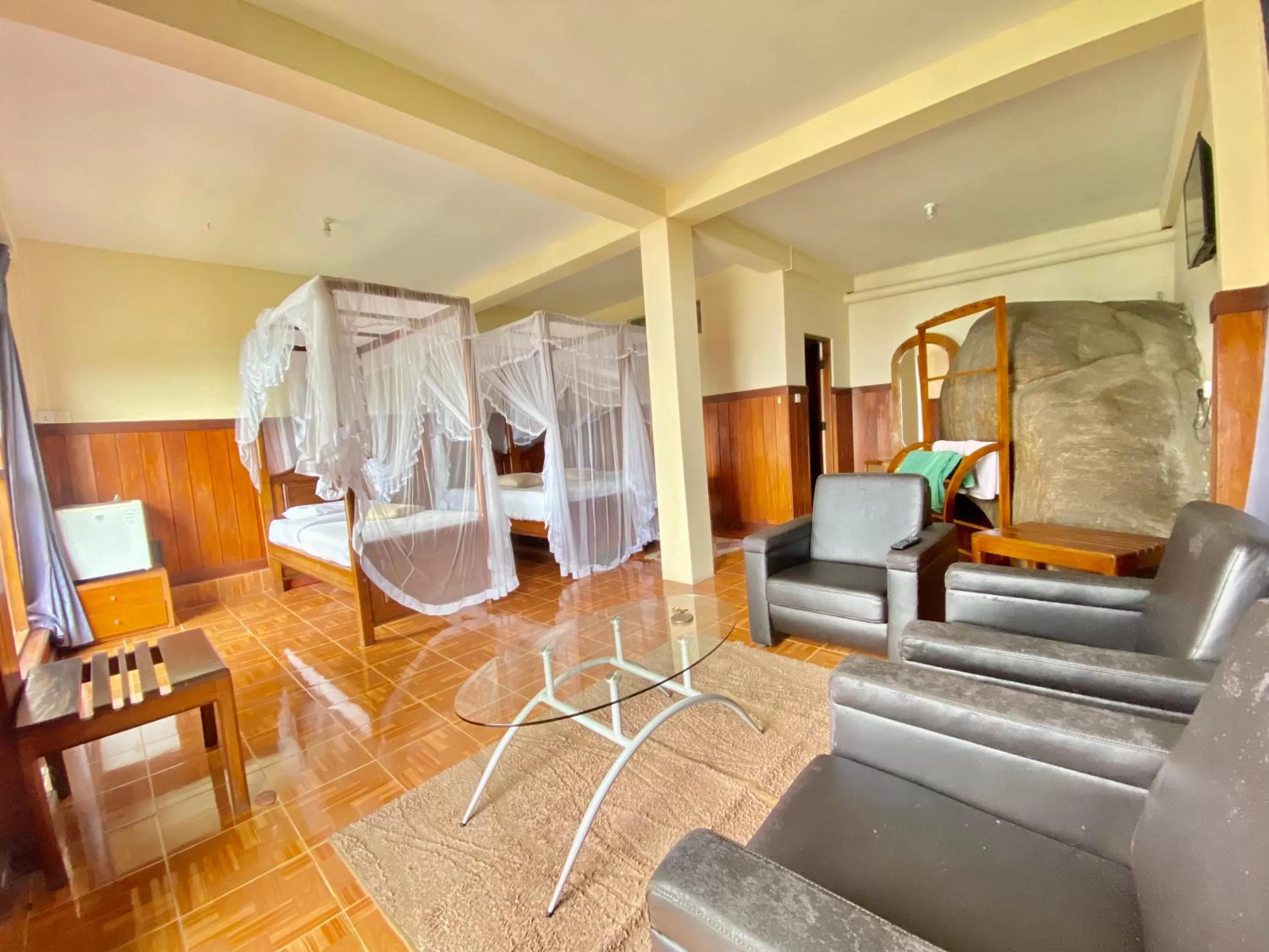 Bed in Srilak View Holiday Inn