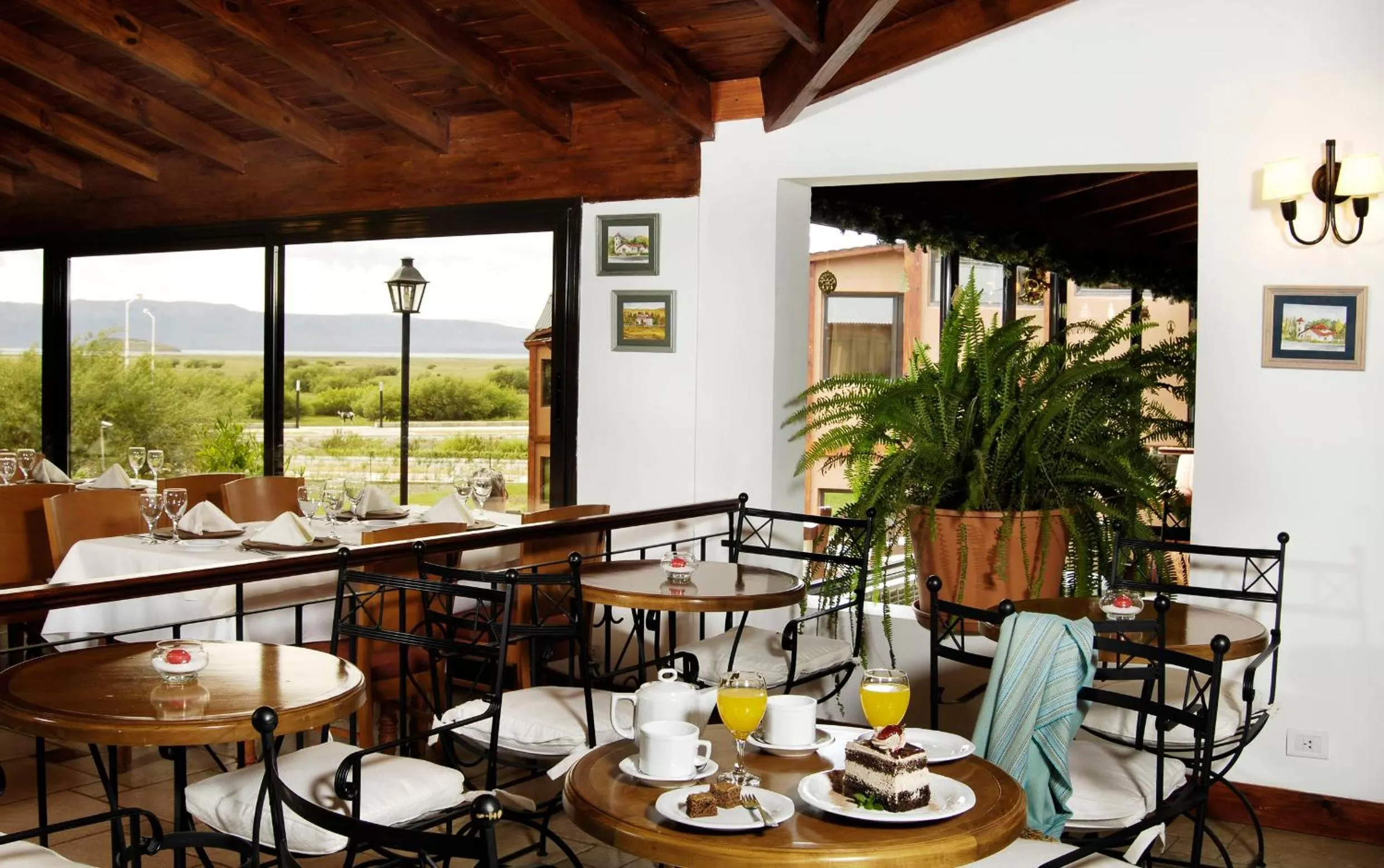 Restaurant/places to eat in Hotel Sierra Nevada