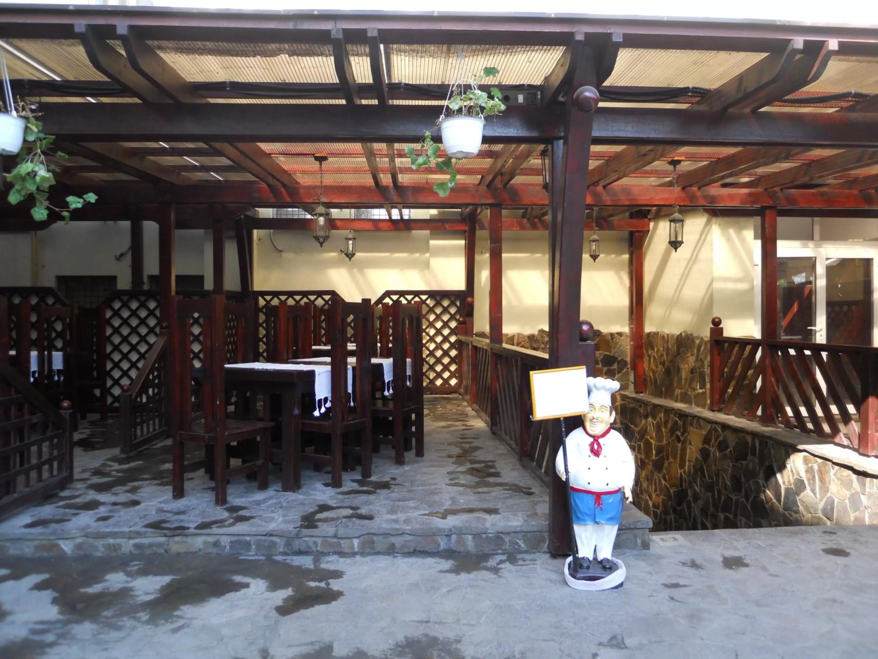 Restaurant/Places to Eat in Hotel Bistrita