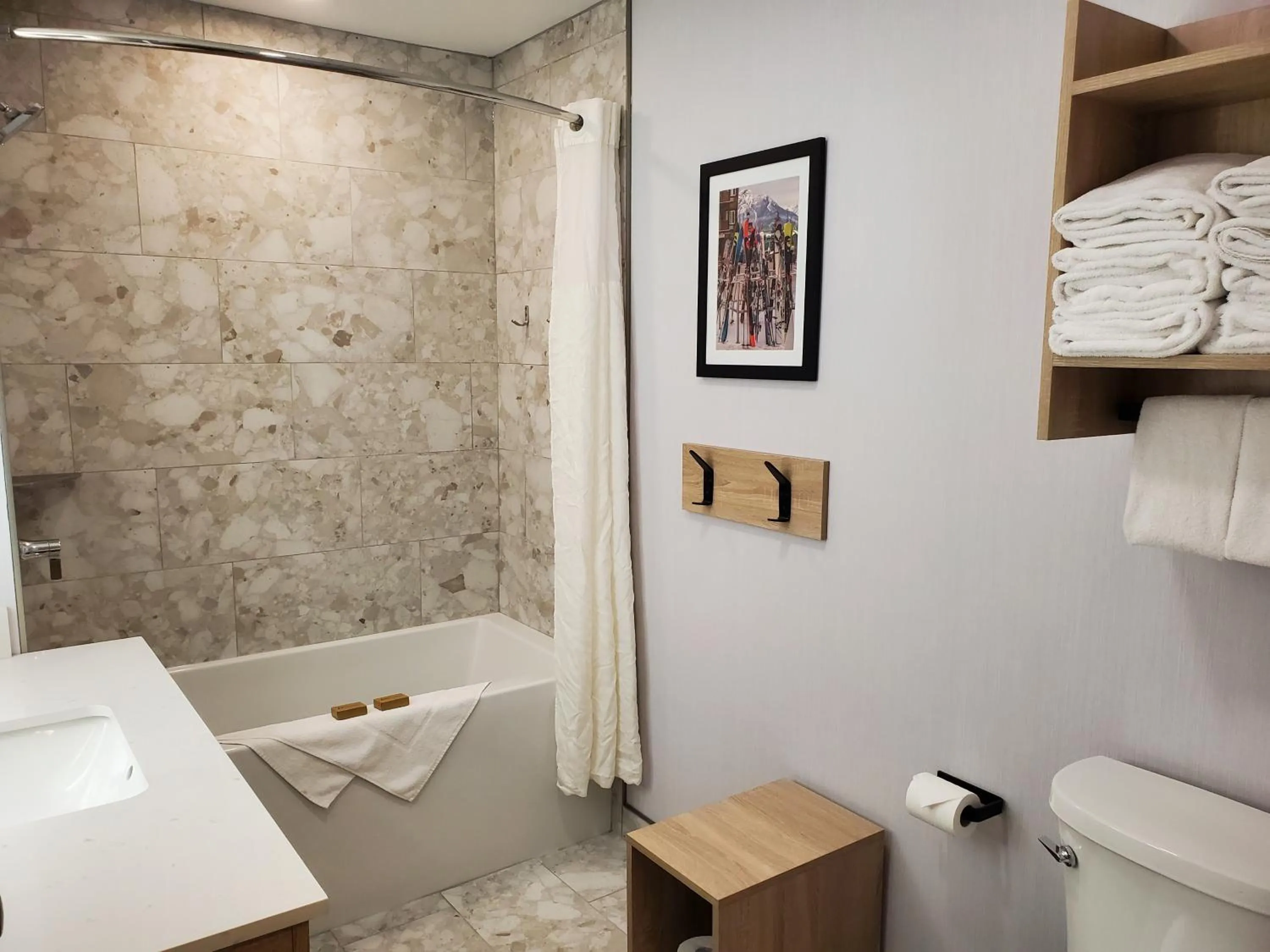 Bathroom in Mountaineer Lodge