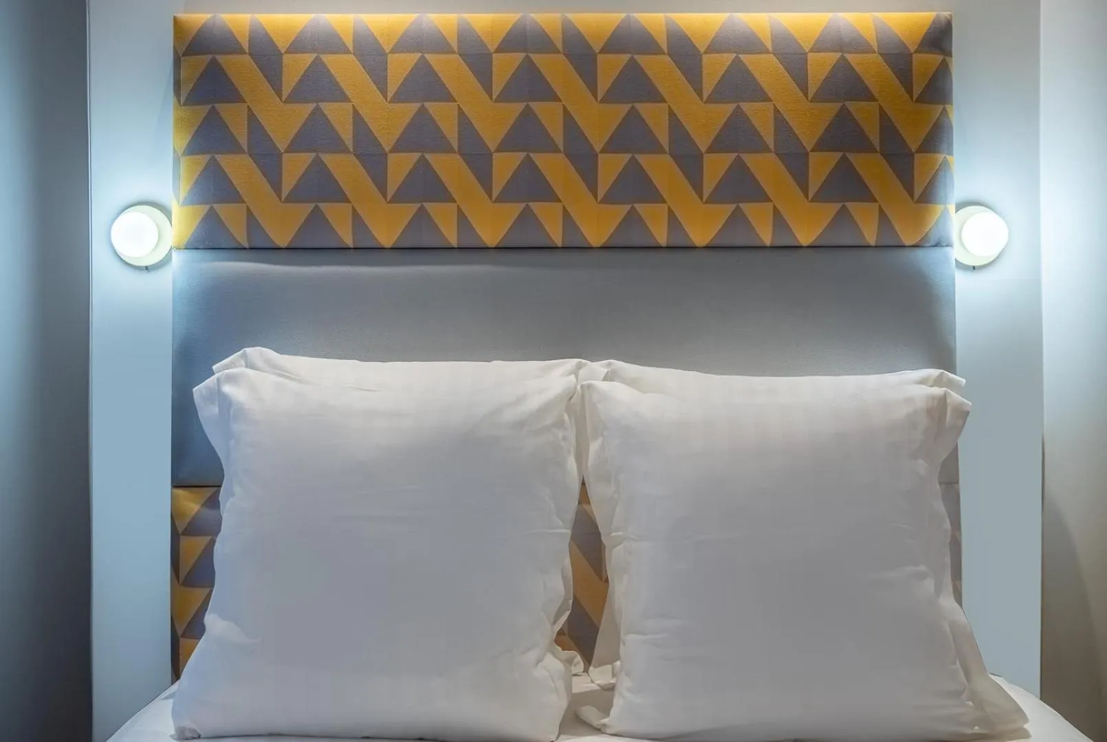 Bedroom, Bed in Makom Pereire