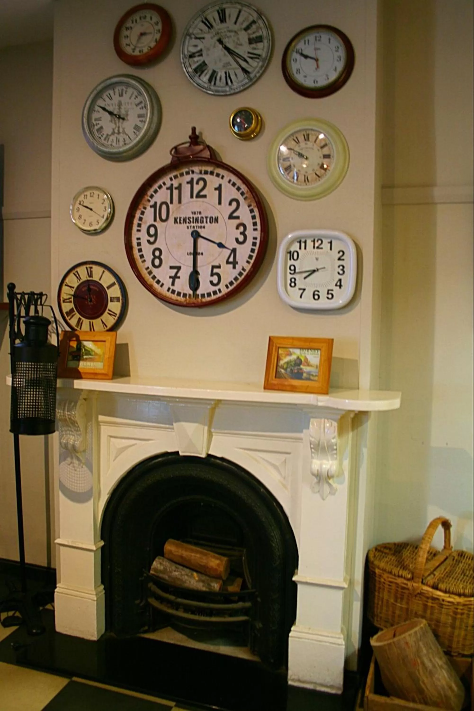Decorative detail in Southern Railway Hotel Goulburn