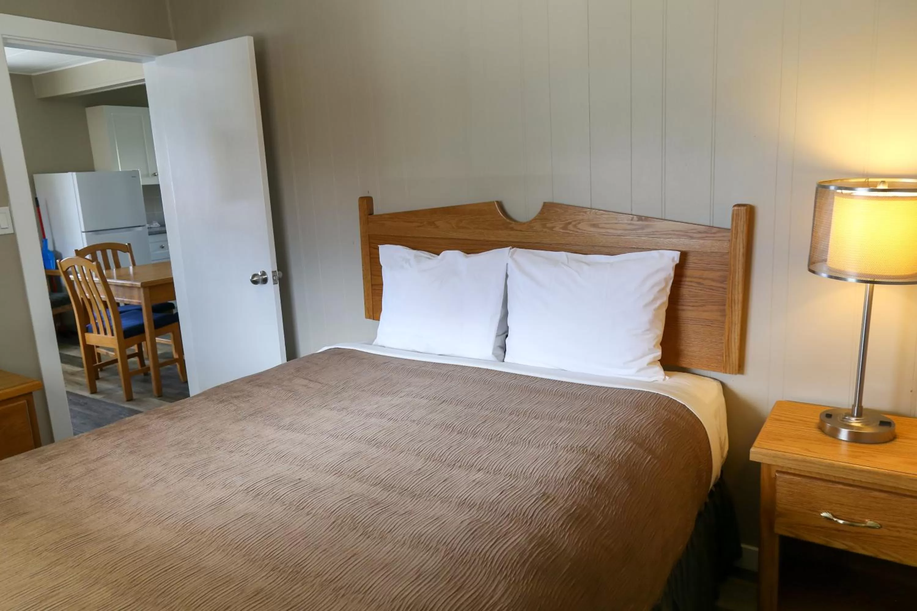 Bedroom, Bed in Richter Pass Beach Resort