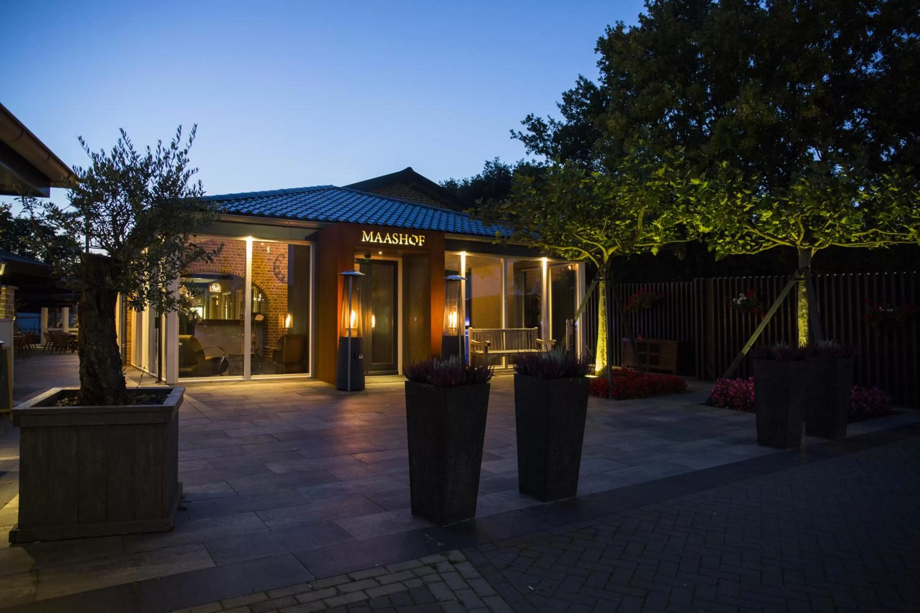 Facade/entrance in Maashof