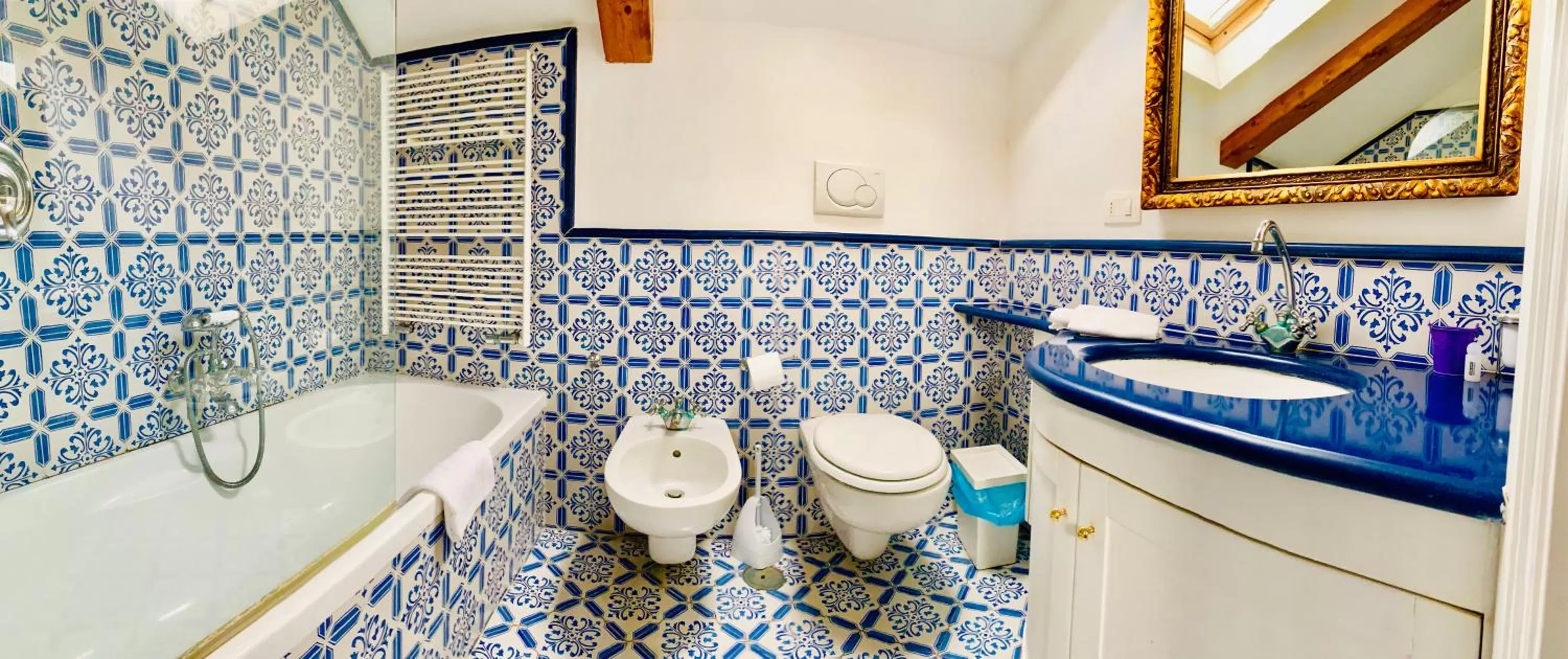 Toilet in The Secret Garden Relais