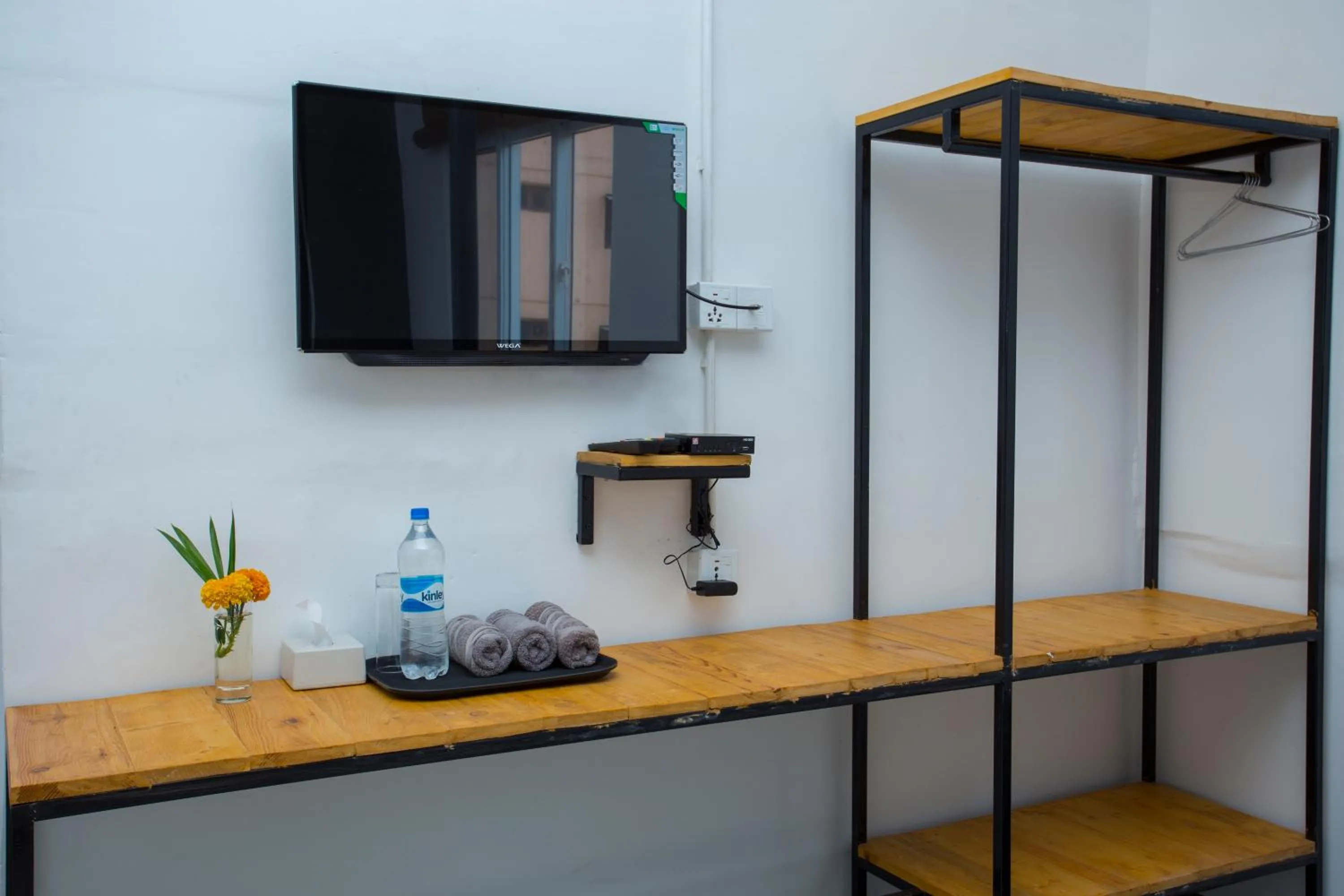 TV and multimedia in Yakety Yak Hostel