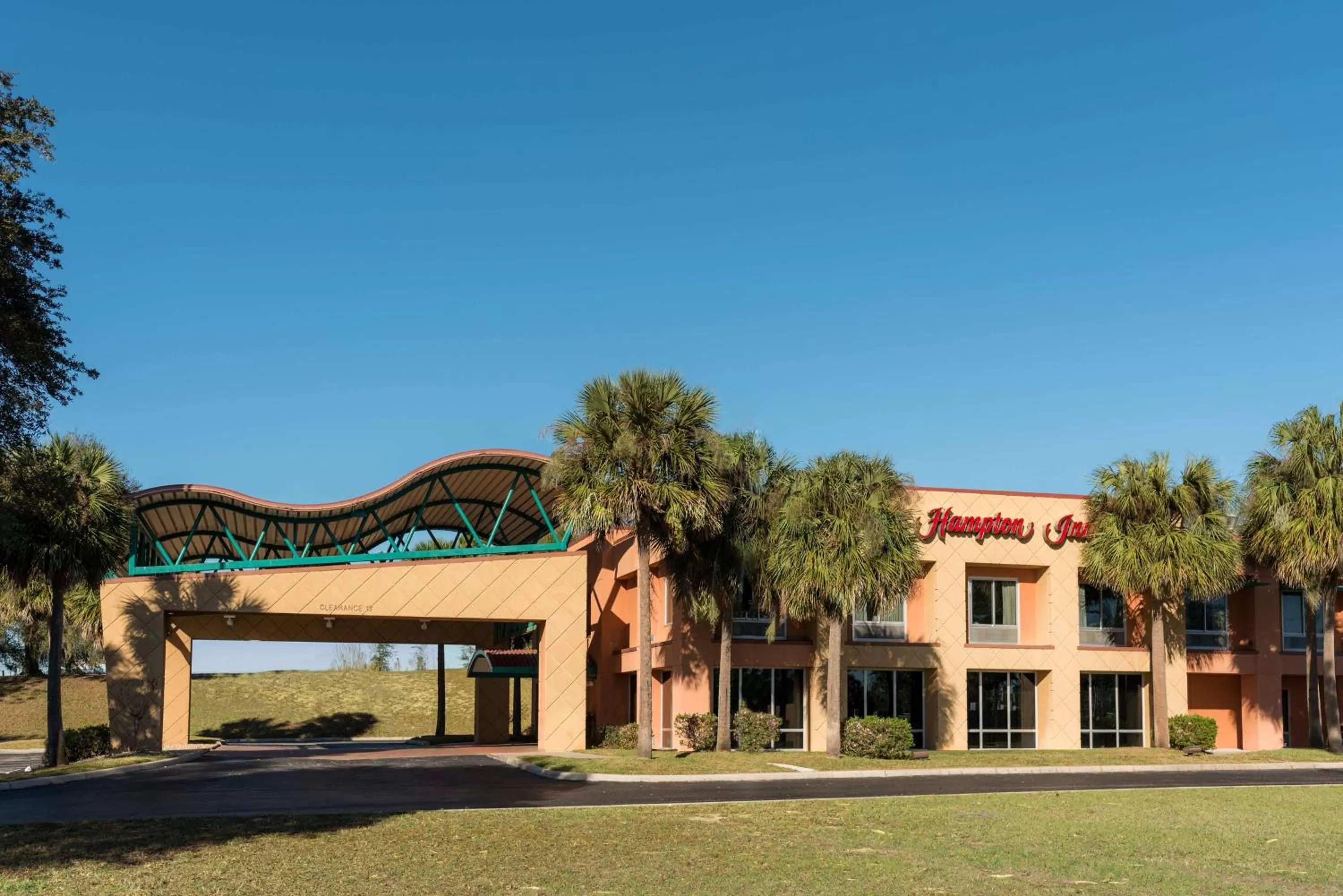Property building in Hampton Inn Brooksville Dade City