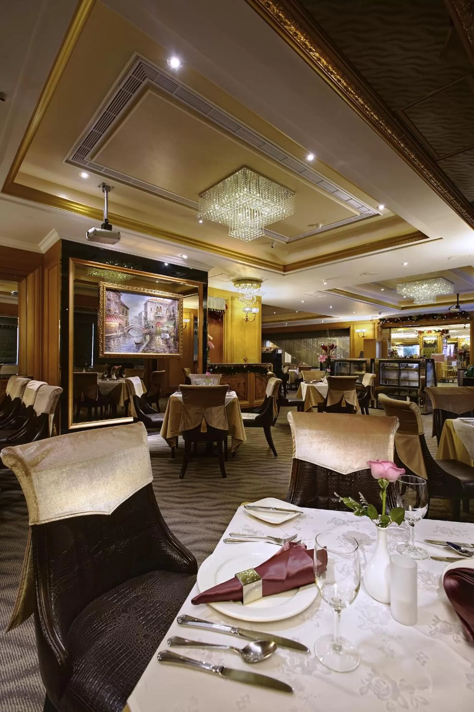 Restaurant/places to eat in Cosmos Hotel Taipei