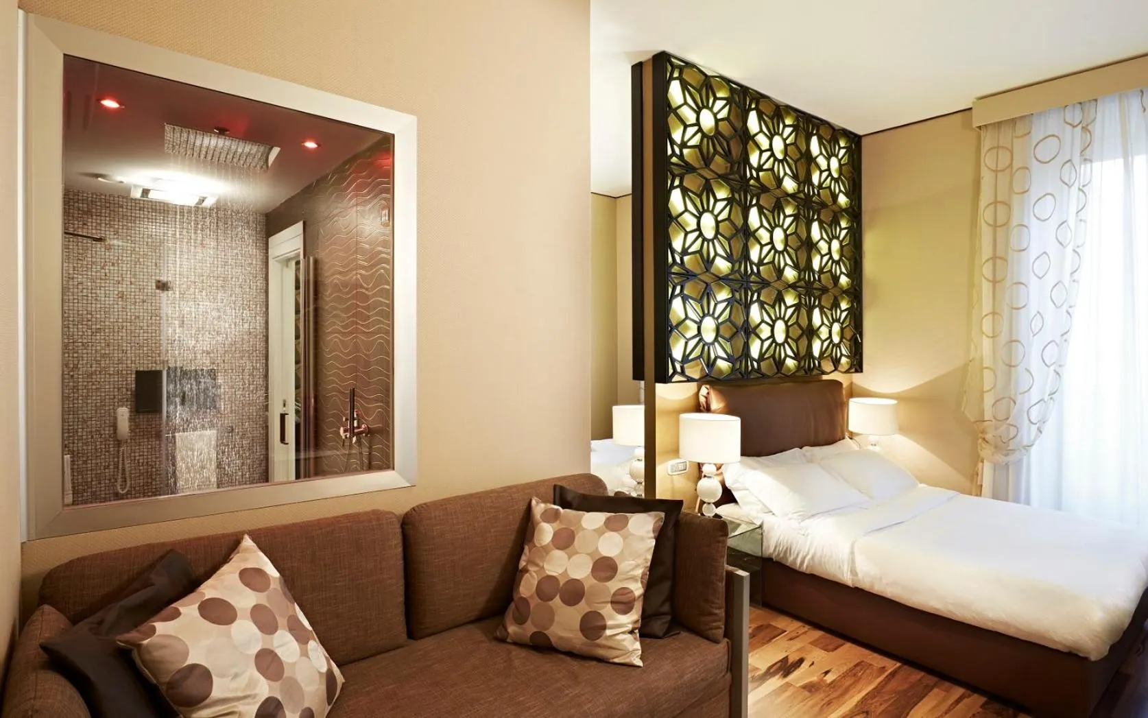 Bed in Spagna Royal Suite