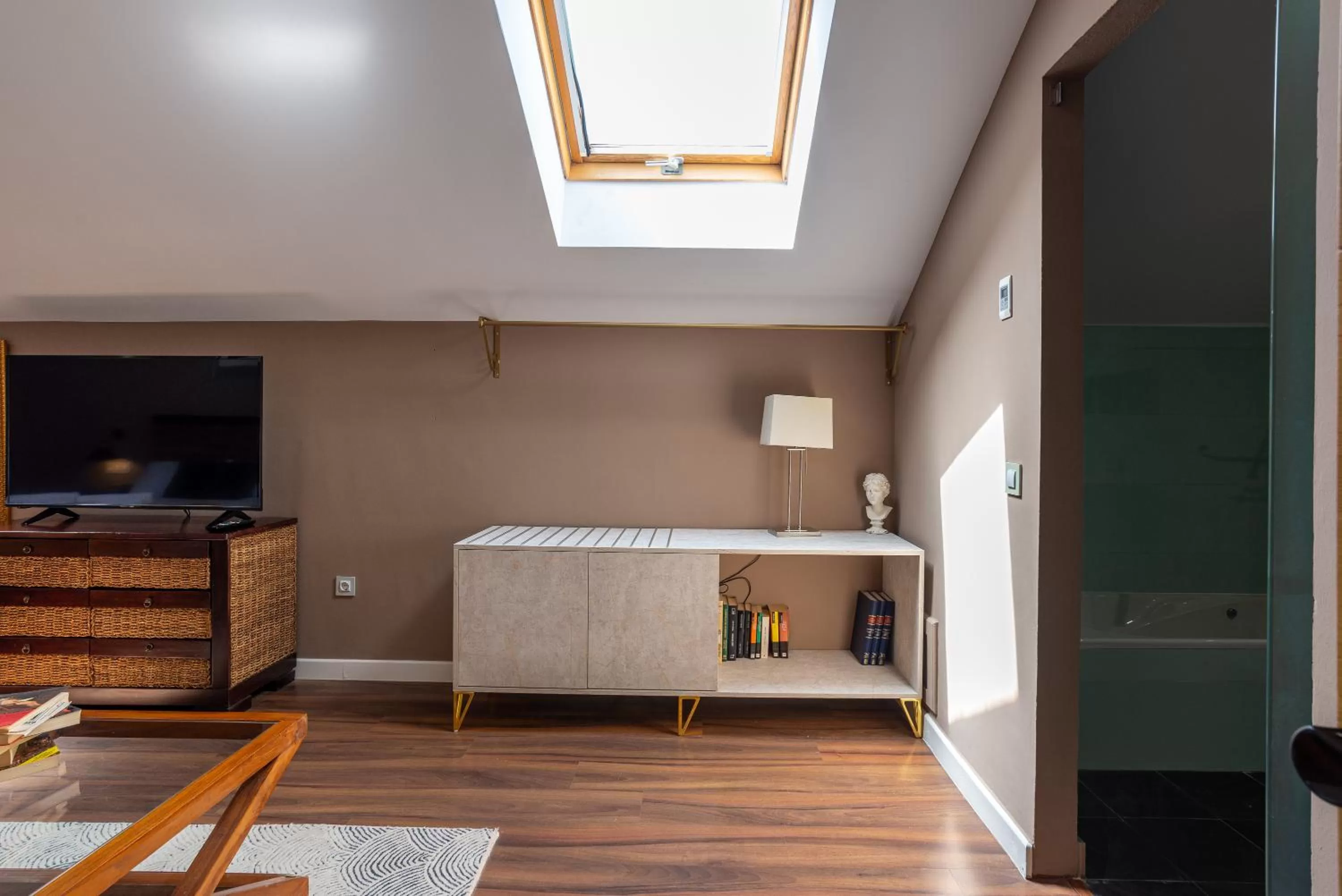 Living room, Bed in Hotel Albaicín