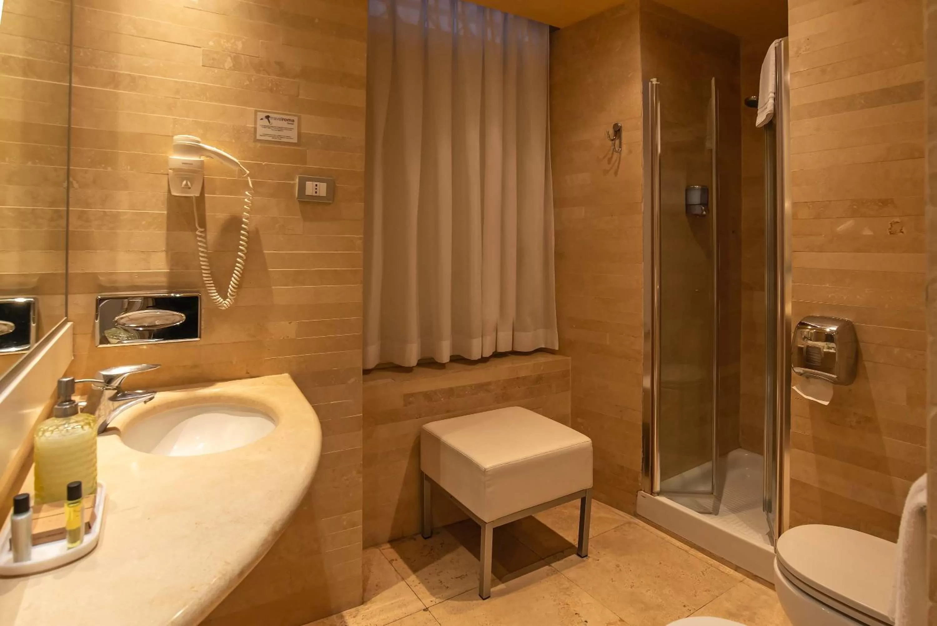 Toilet in Hotel White