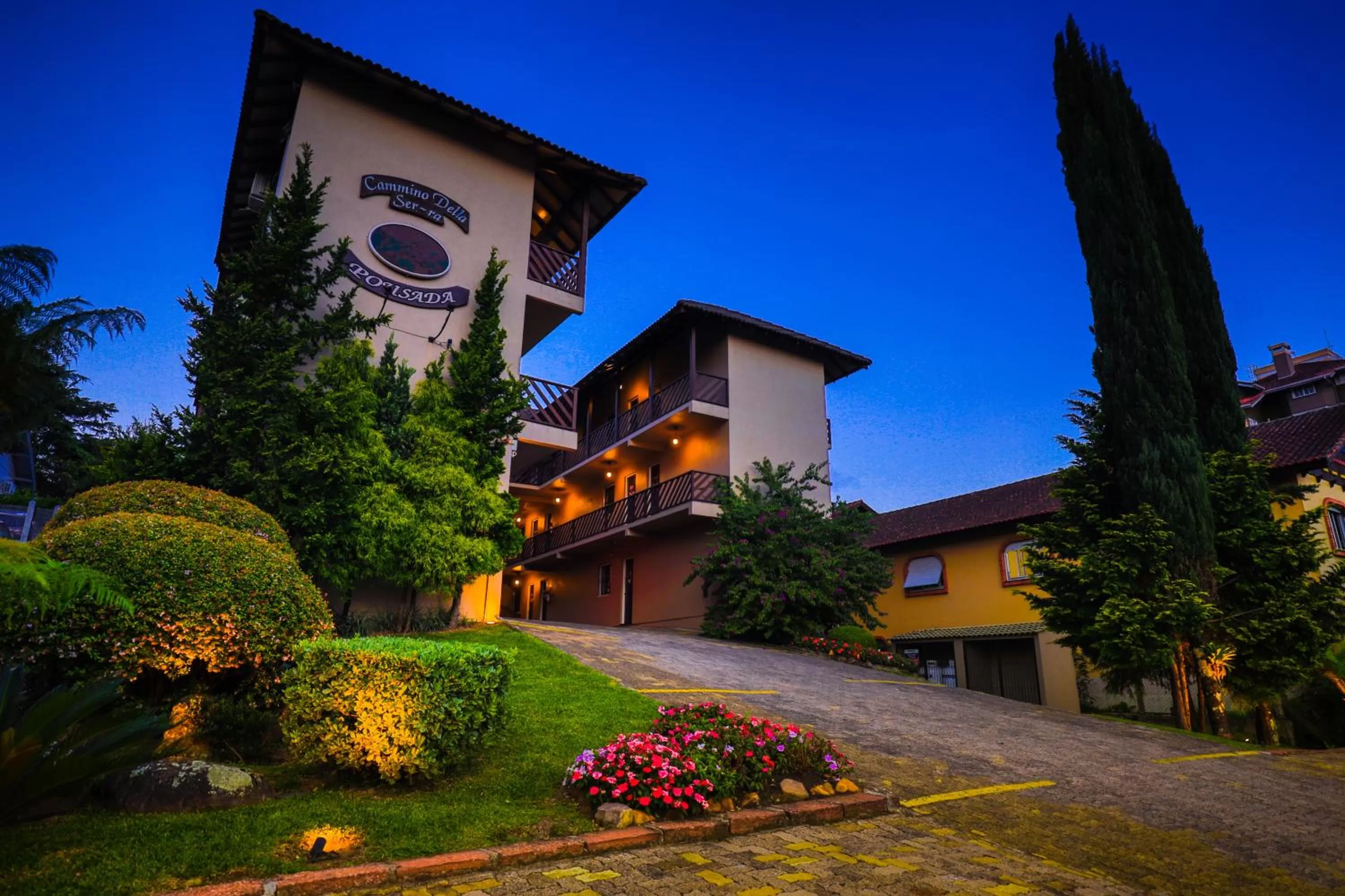 Property Building in Cammino Della Serra