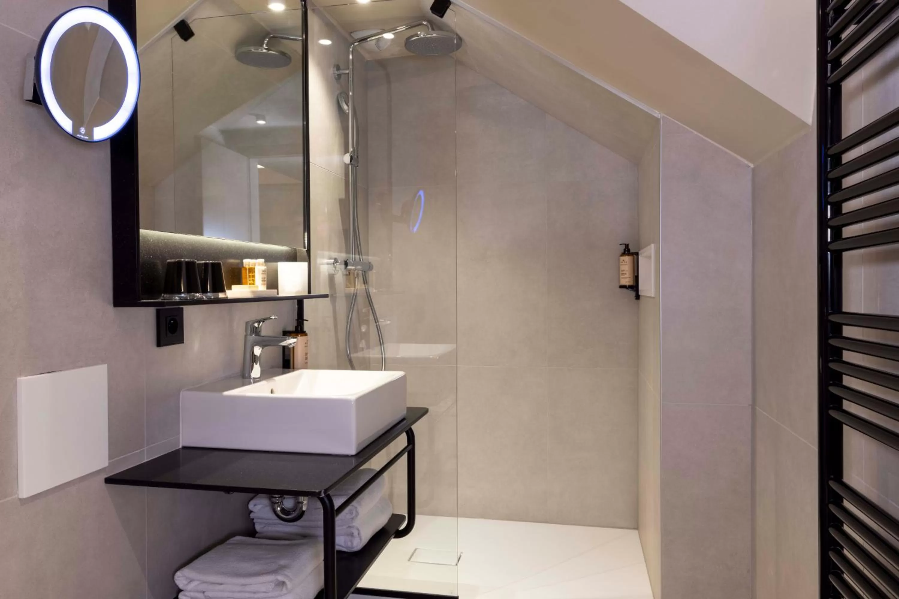 Bathroom in Hotel La Diligence