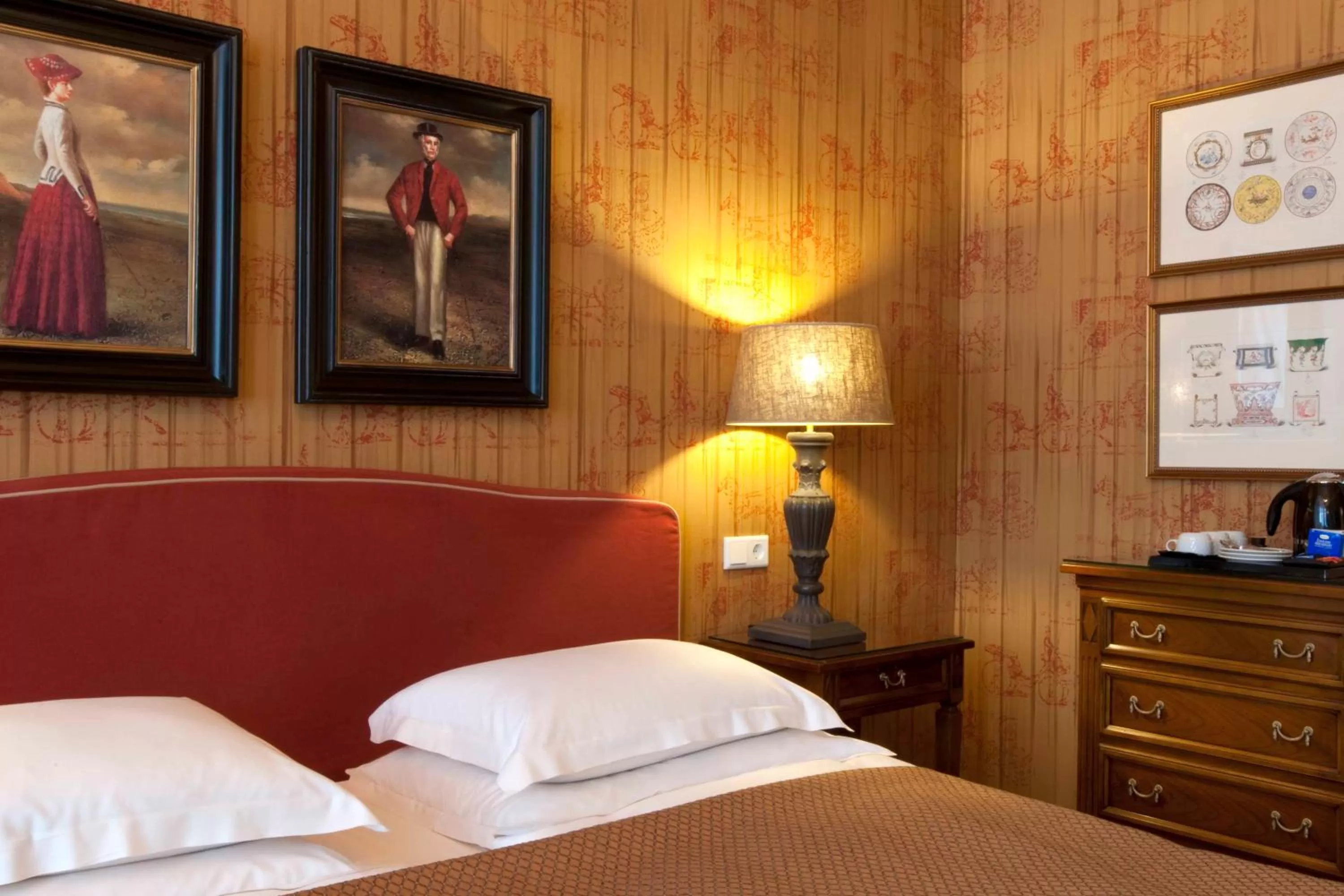 Photo of the whole room, Bed in Hotel City House