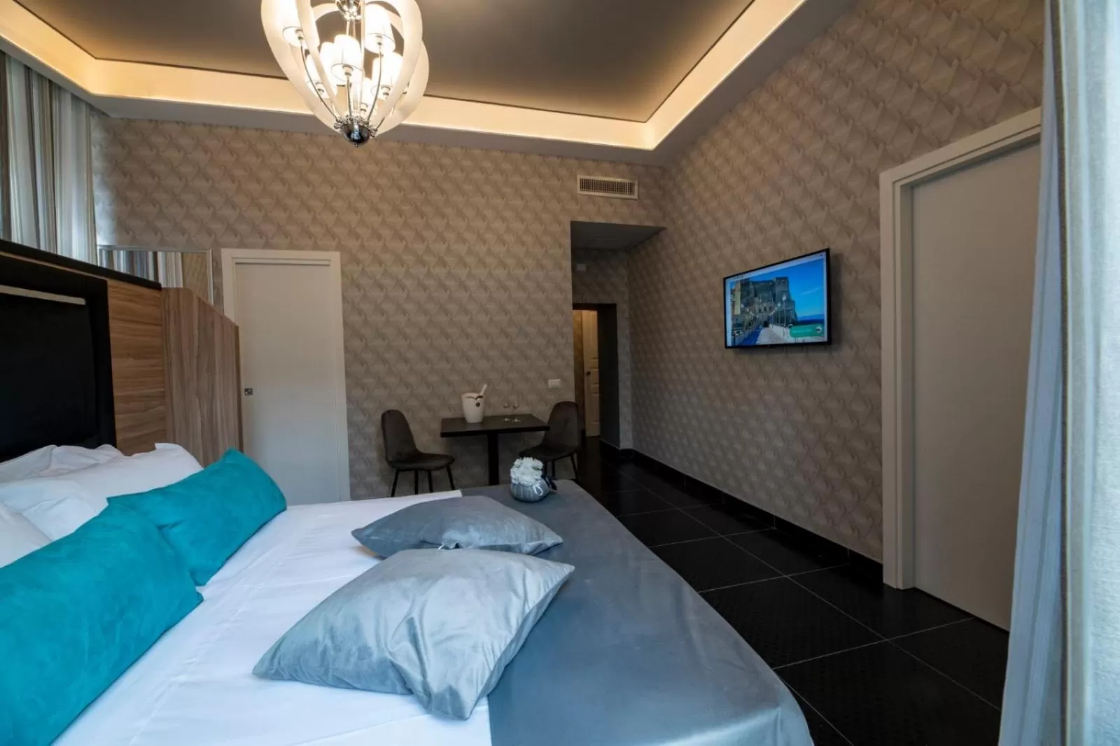 Bed in Luna Luxury Bed and Breakfast