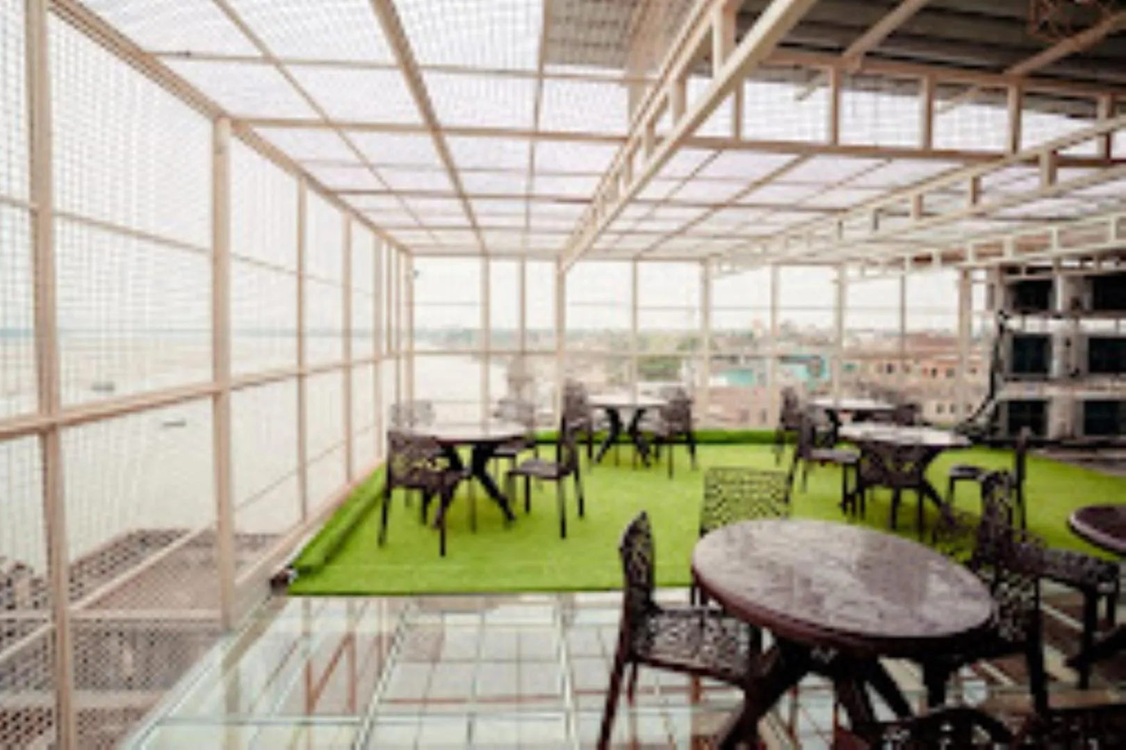 Restaurant/Places to Eat in Hotel Royal Spring 