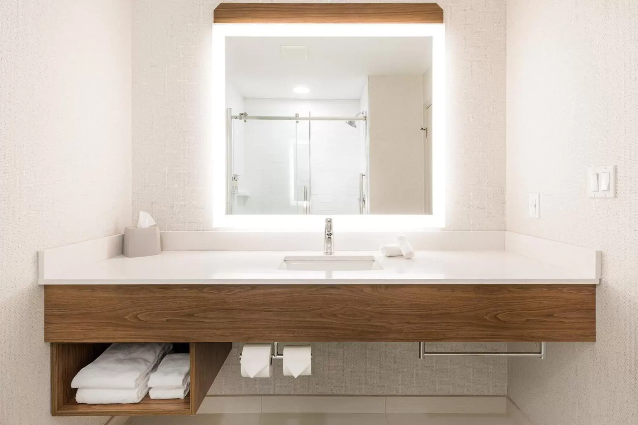 Standard Queen Room with Sofa Bed in Holiday Inn Express Grande Prairie by IHG Standard Queen Room with Sofa Bed in Holiday Inn Express Grande Prairie by IHG