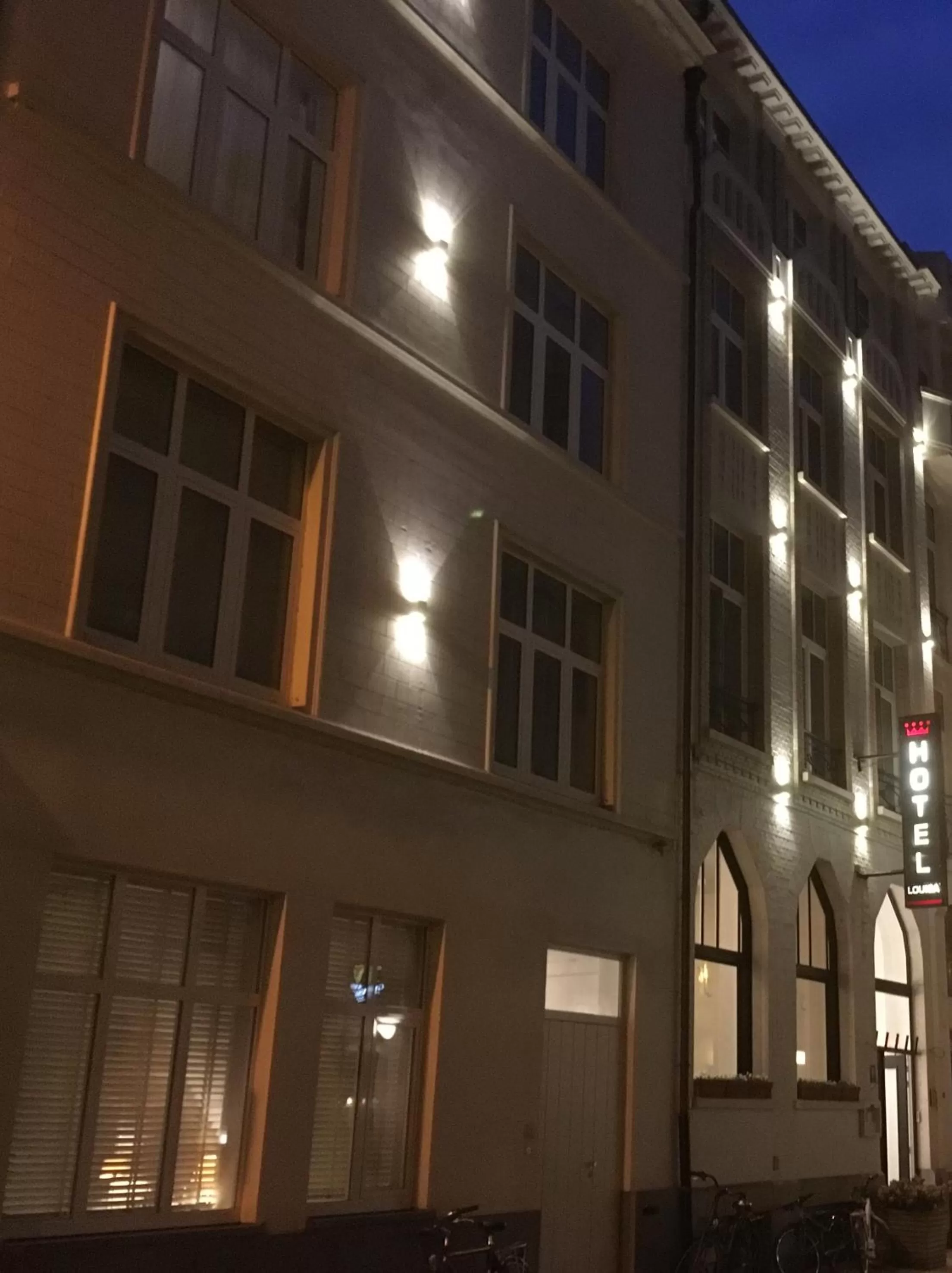 Property building in Hotel Louisa