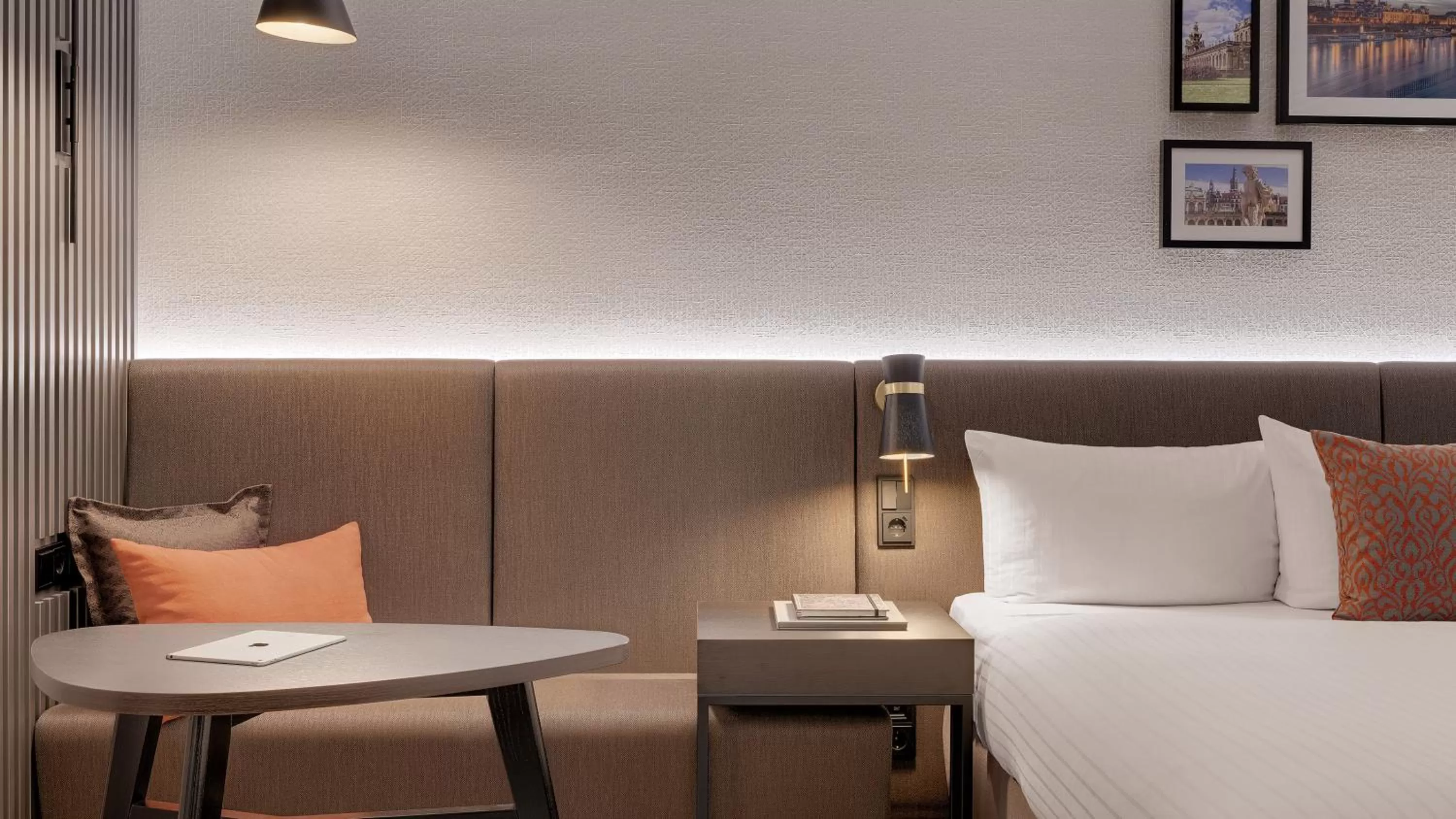 Seating area, Bed in Bilderberg Bellevue Hotel Dresden