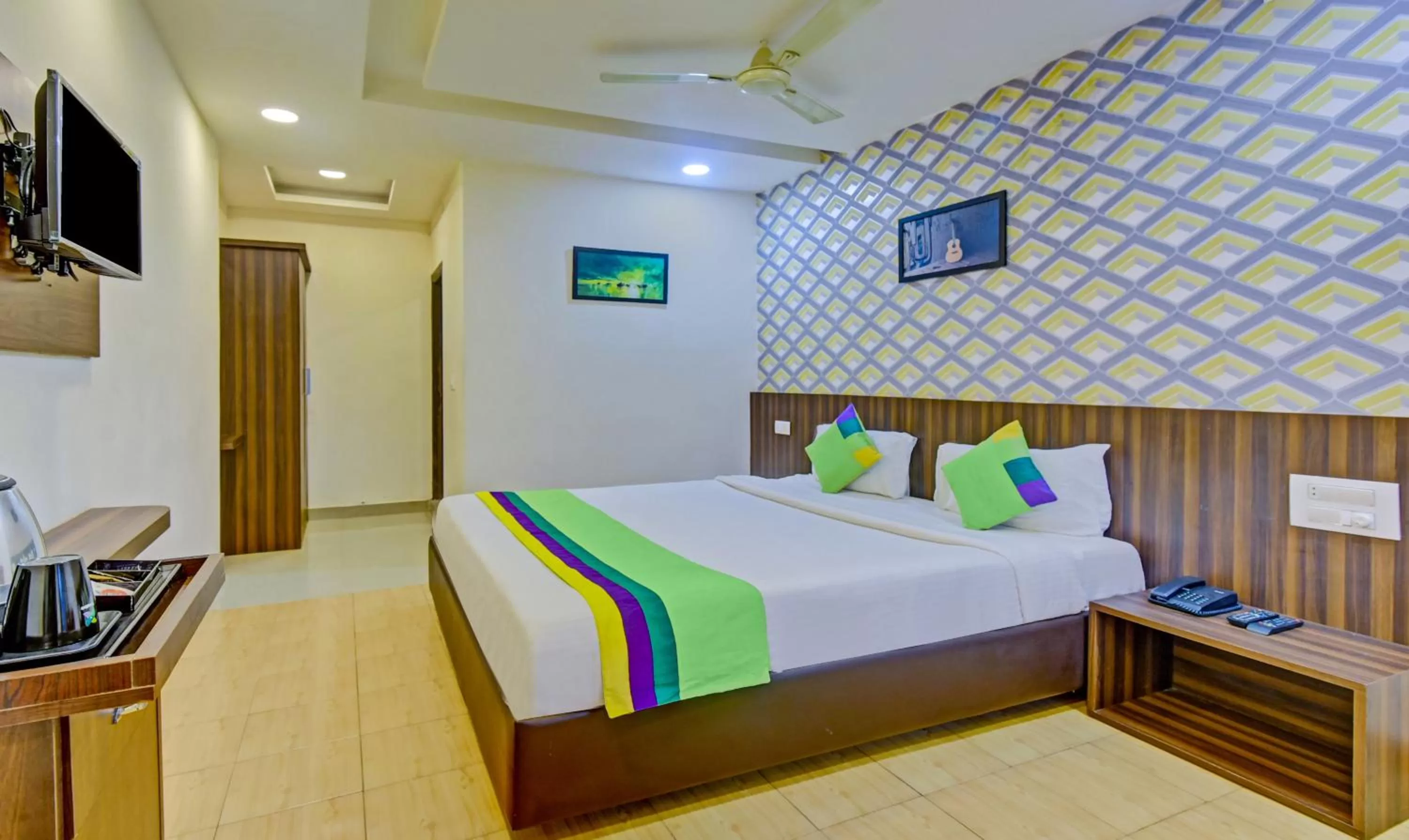 Bedroom, Bed in Itsy Hotels Igloo Residency, 400 Meters From Raja Seat Garden