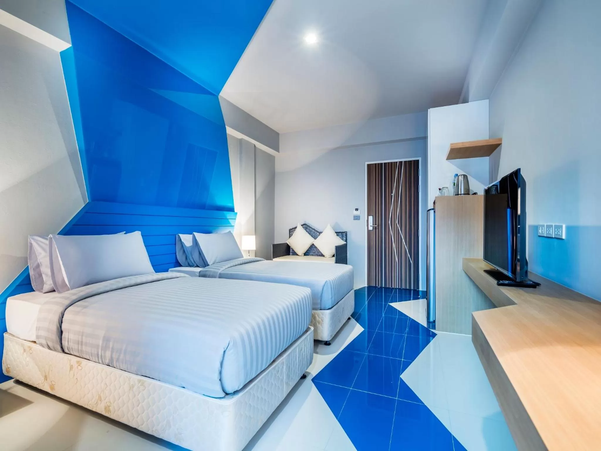 TV and multimedia in Atelier Suites