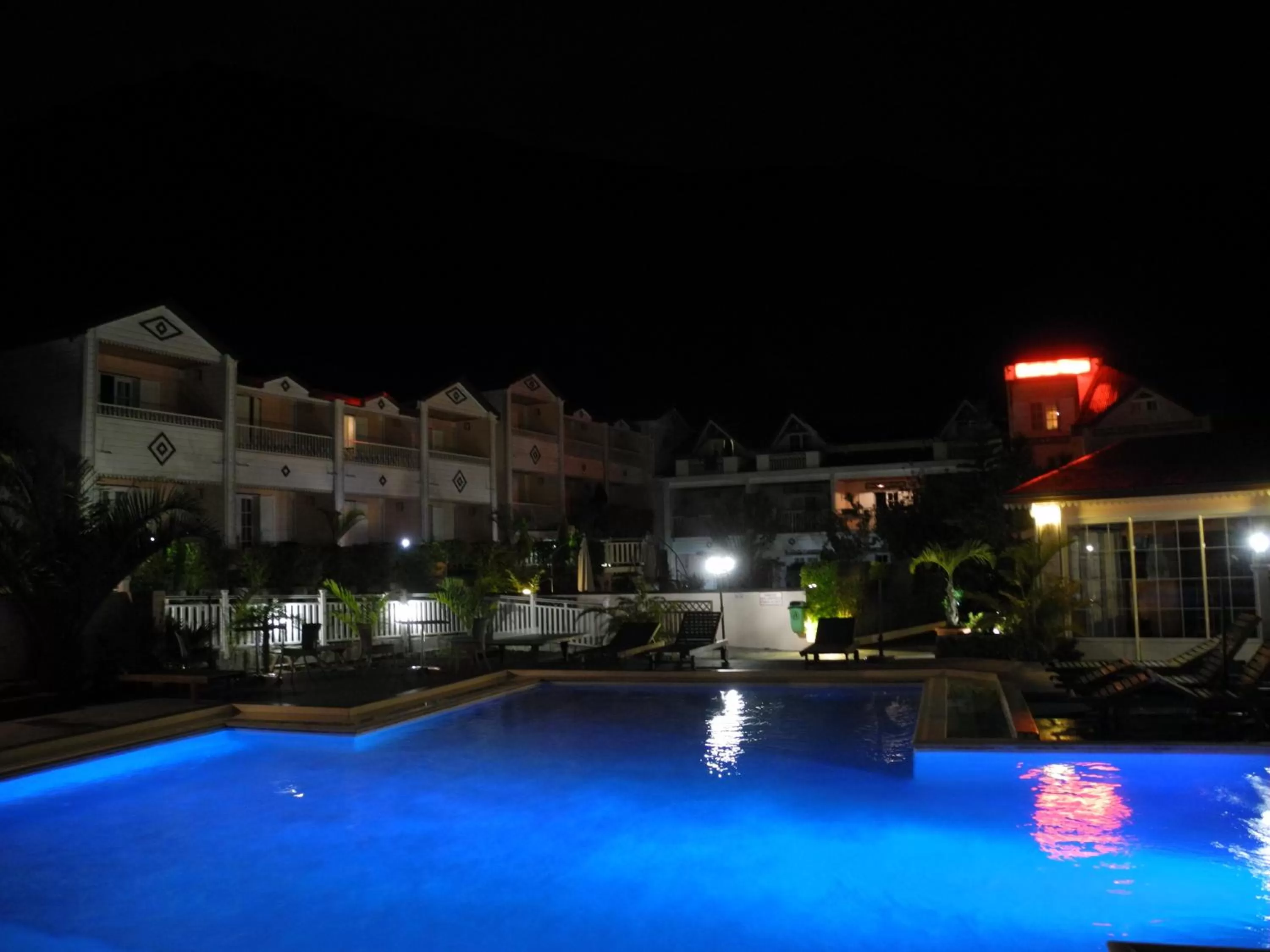 Facade/entrance, Property Building in Hotel Des Neiges