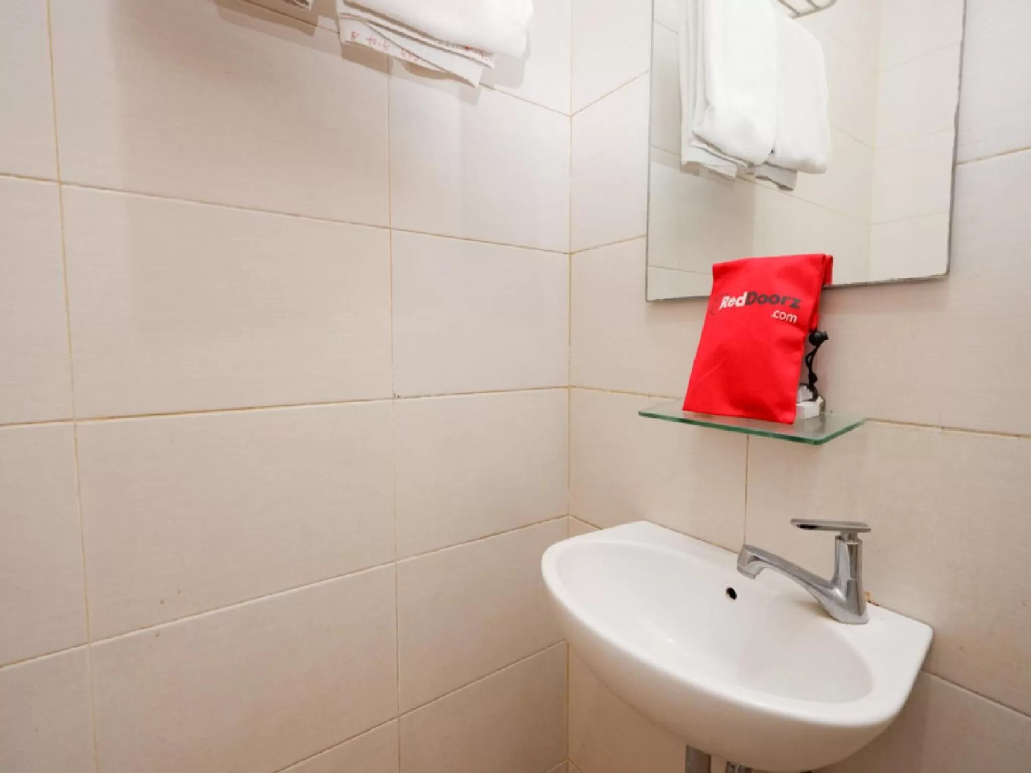 Bathroom in RedDoorz Plus @ Singosari Raya