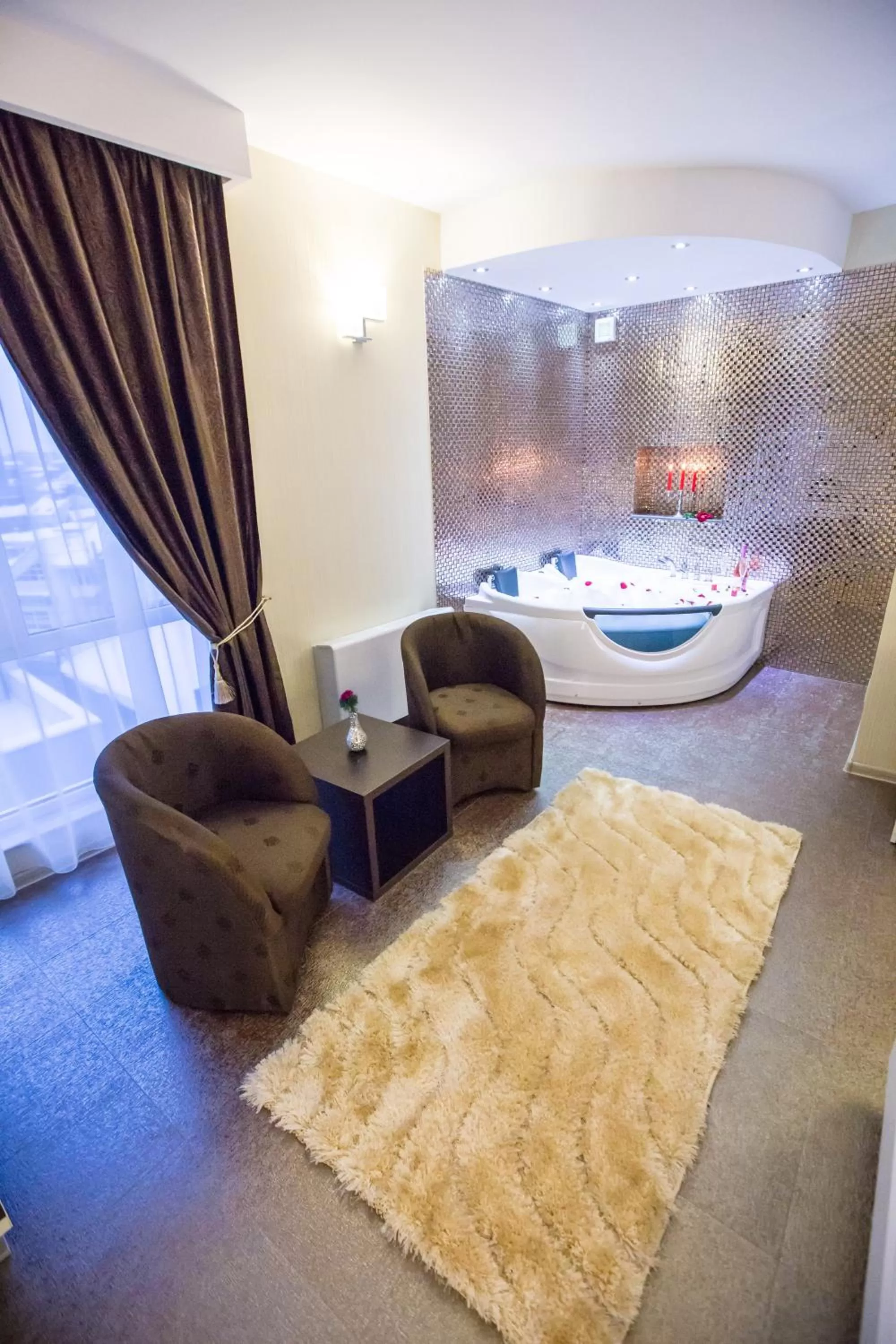 Hot Tub in Hotel Meliss