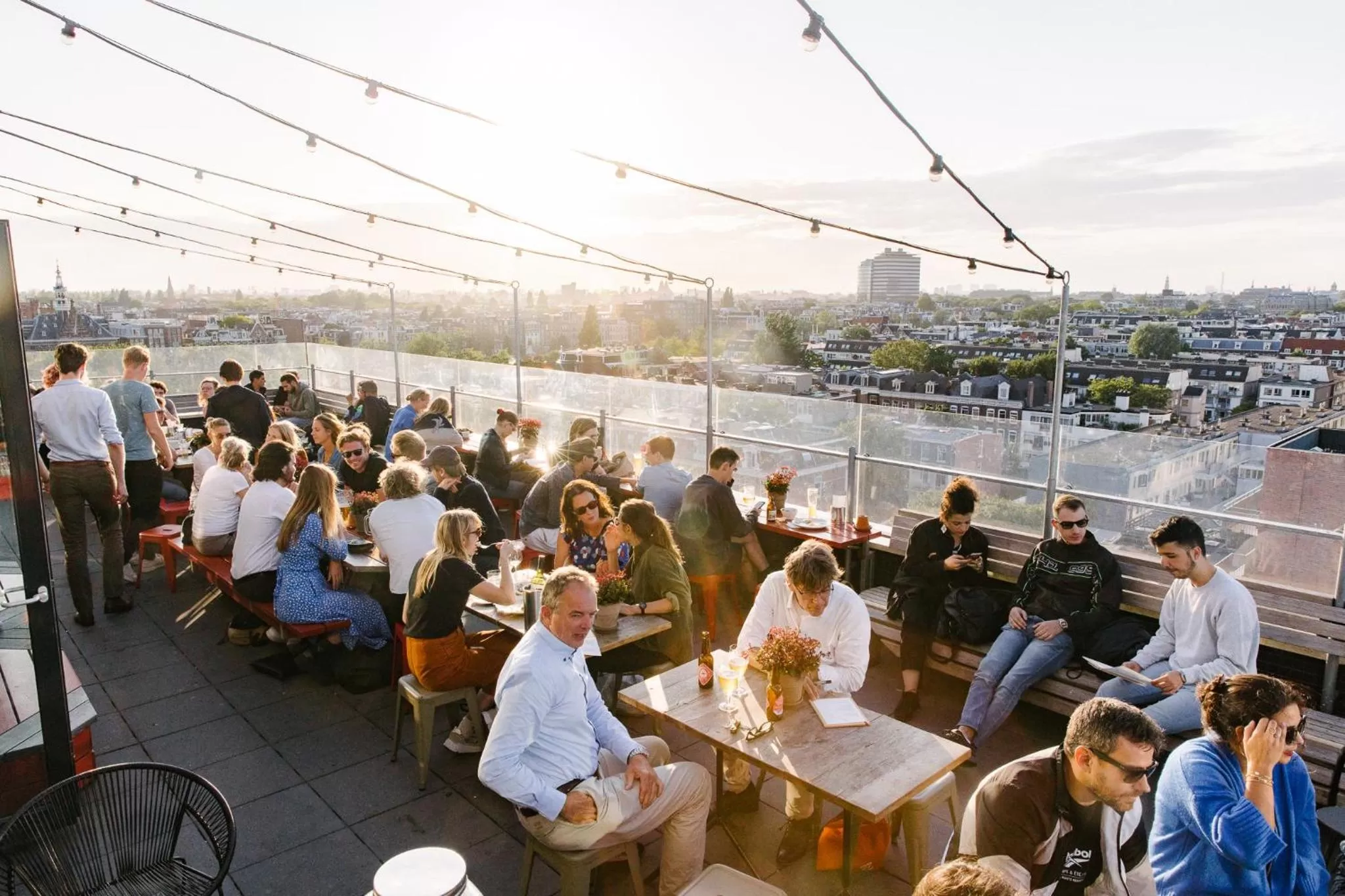 Restaurant/places to eat in Volkshotel