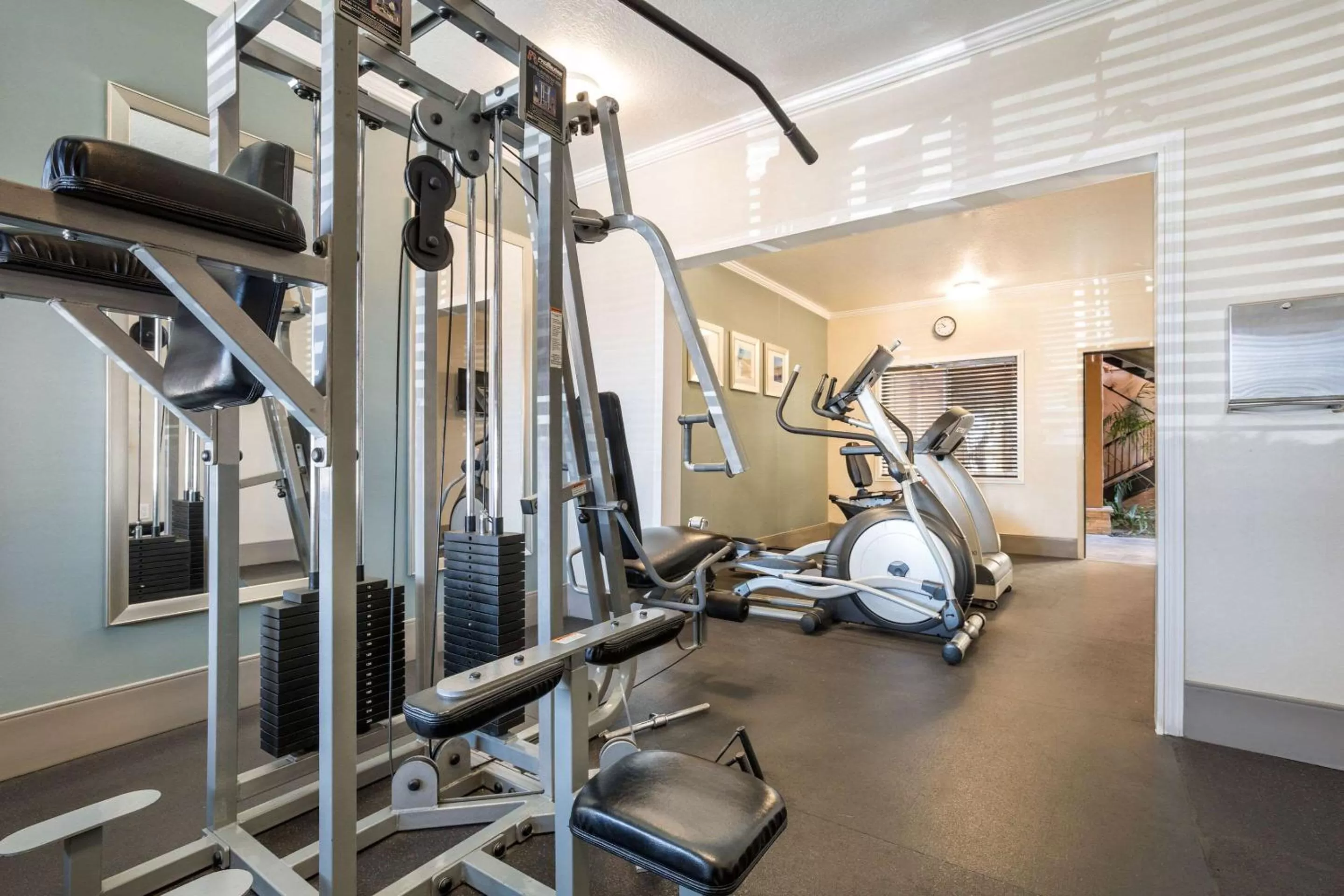 Fitness centre/facilities in MainStay Suites Orange County John Wayne Airport