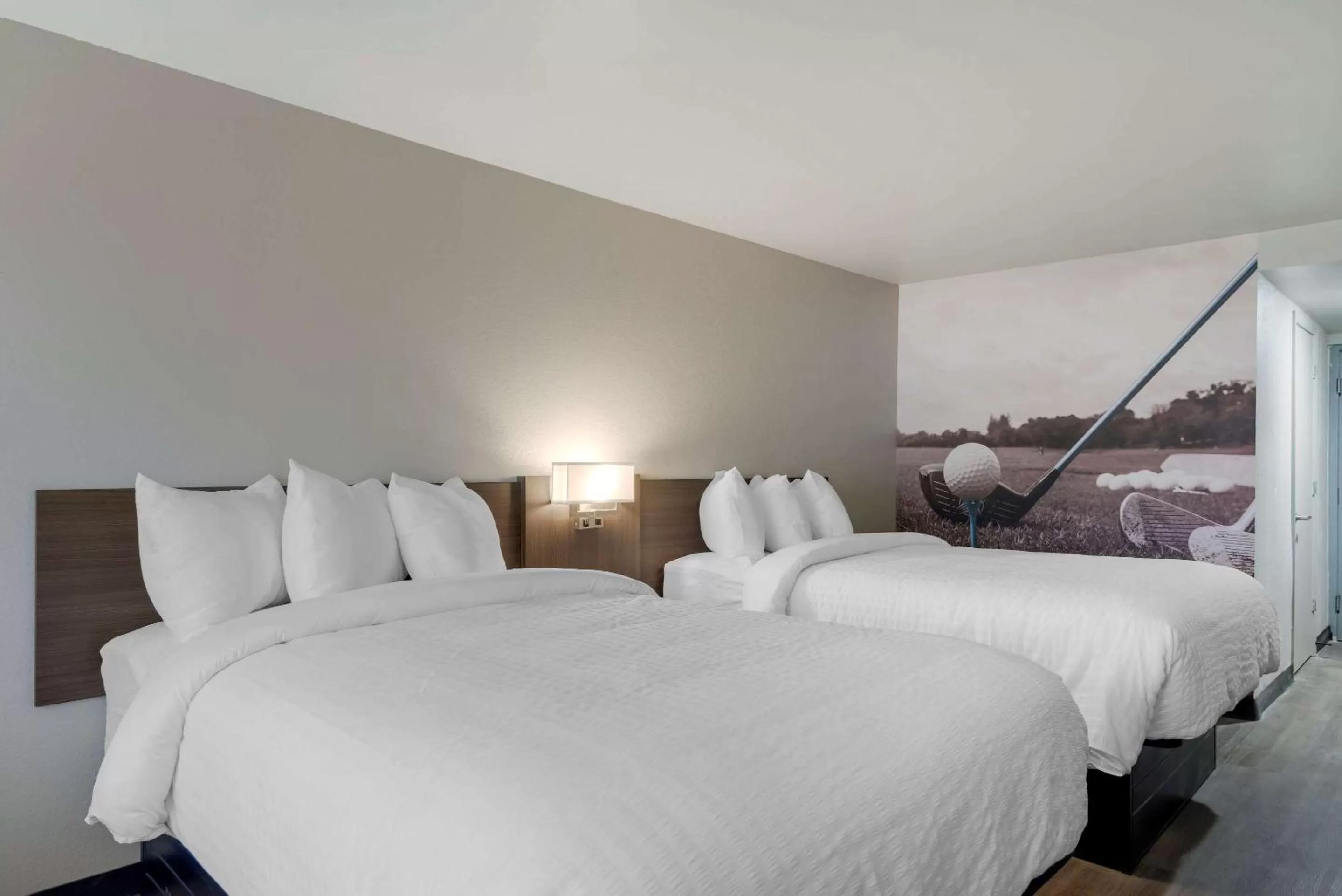 Bedroom, Bed in Clarion Pointe McDonough