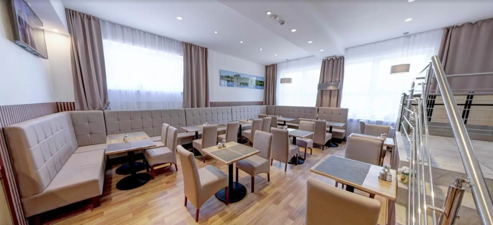 Restaurant/places to eat in Hotel Denbu