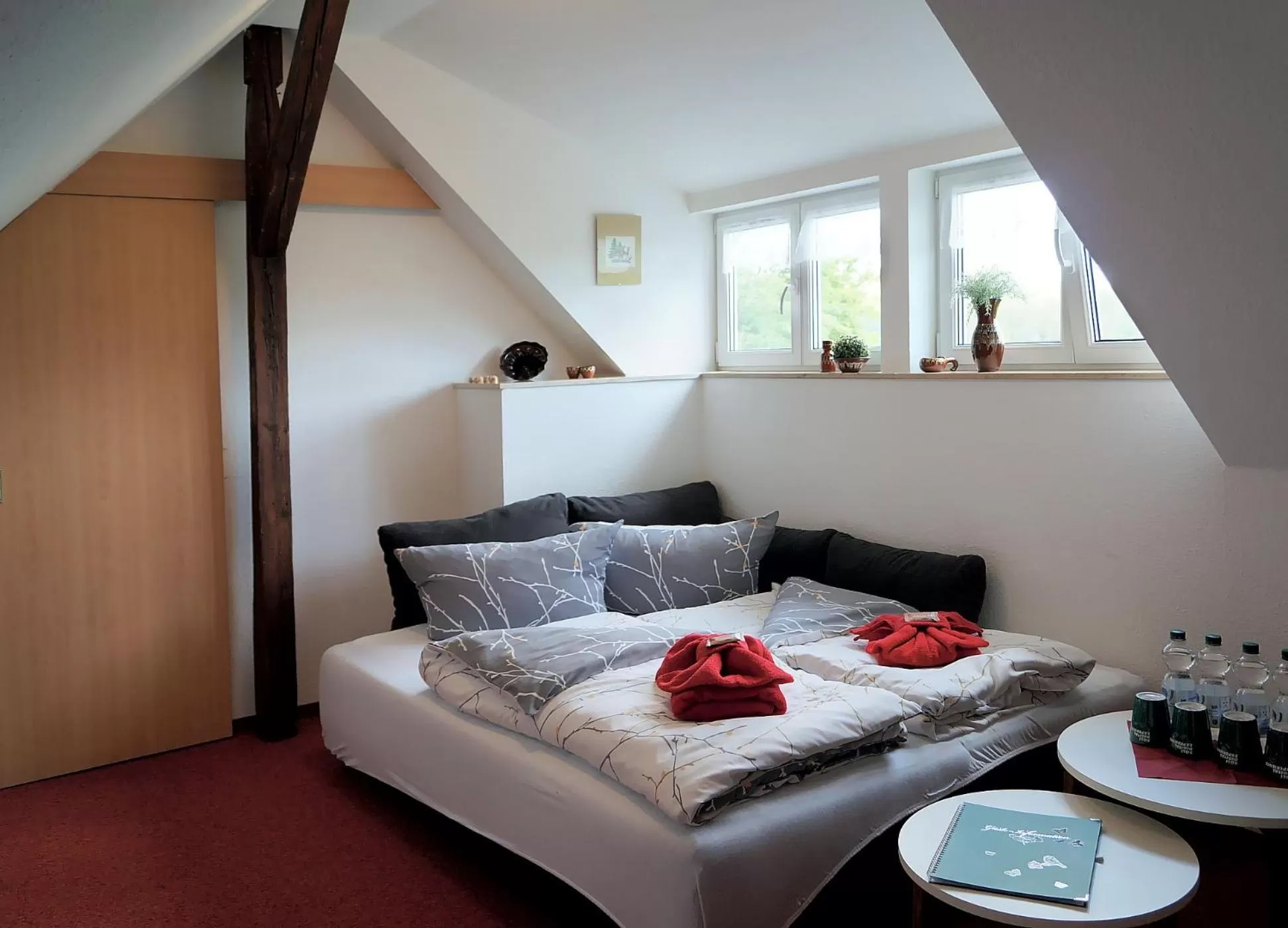 Photo of the whole room, Bed in Erzgebirgshotel Misnia Bärenfels