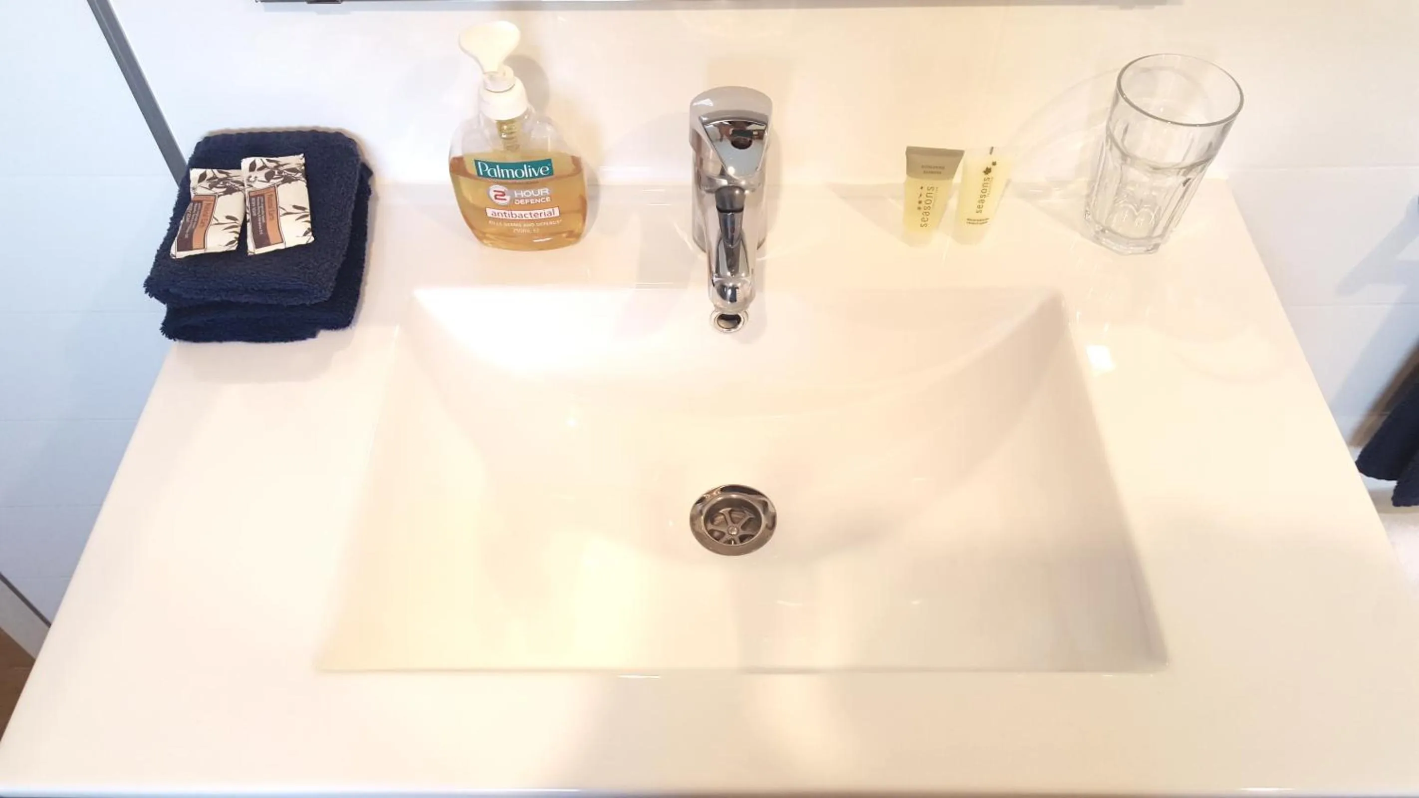 Executive One-Bedroom Apartment - 2 Queen Beds in Auto Lodge Motel