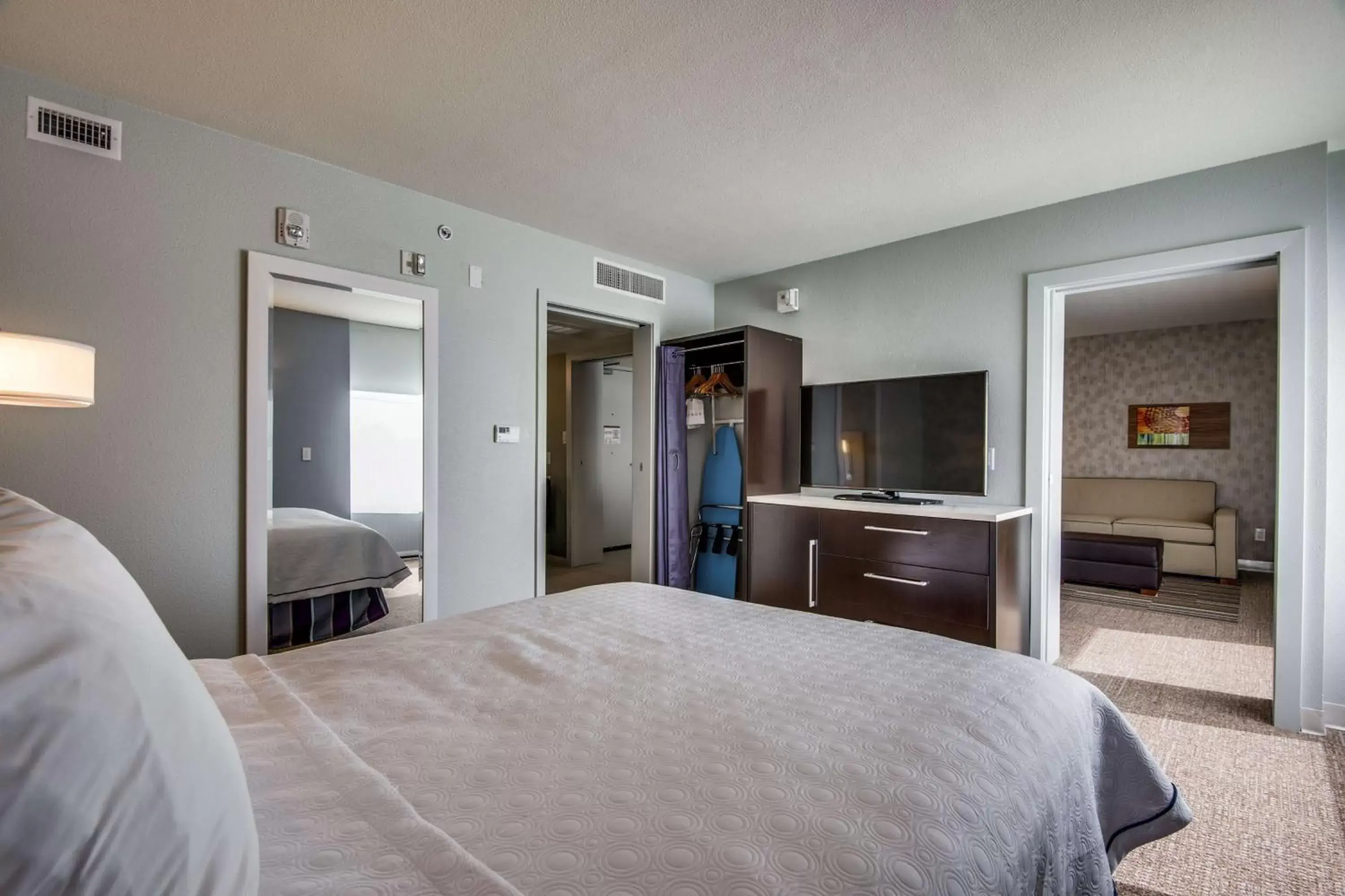 Queen Suite with Roll-In Shower - Mobility and Hearing Access/Non-Smoking in Home2 Suites by Hilton DFW Airport South Irving Queen Suite with Roll-In Shower - Mobility and Hearing Access/Non-Smoking in Home2 Suites by Hilton DFW Airport South Irving